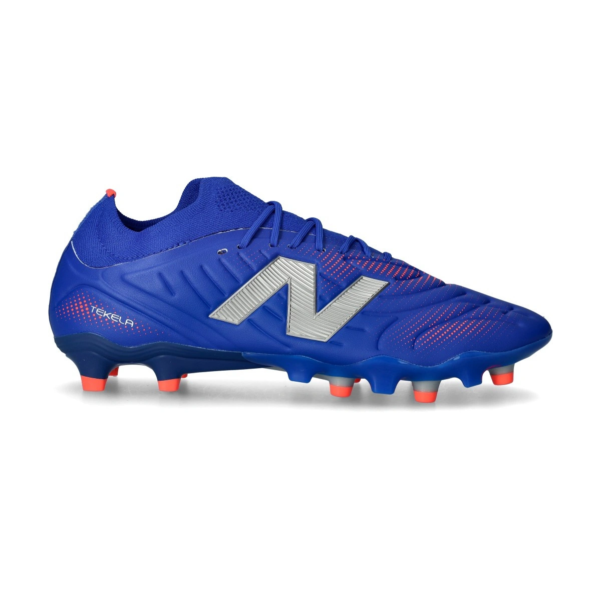 Chuteira New Balance Tekela Pro Low Laced FG V5
