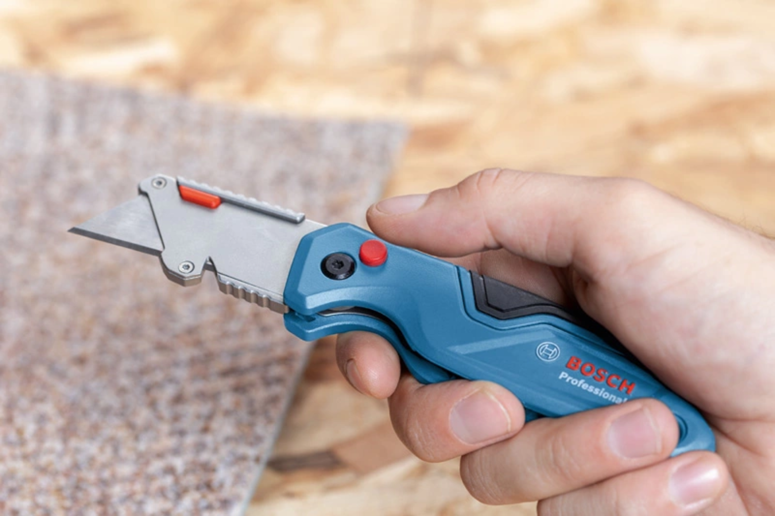 Bosch Professional  Universalmesser, 62 x 19 mm    Teppichmesser für anspruchsvolle Schneidaufgaben