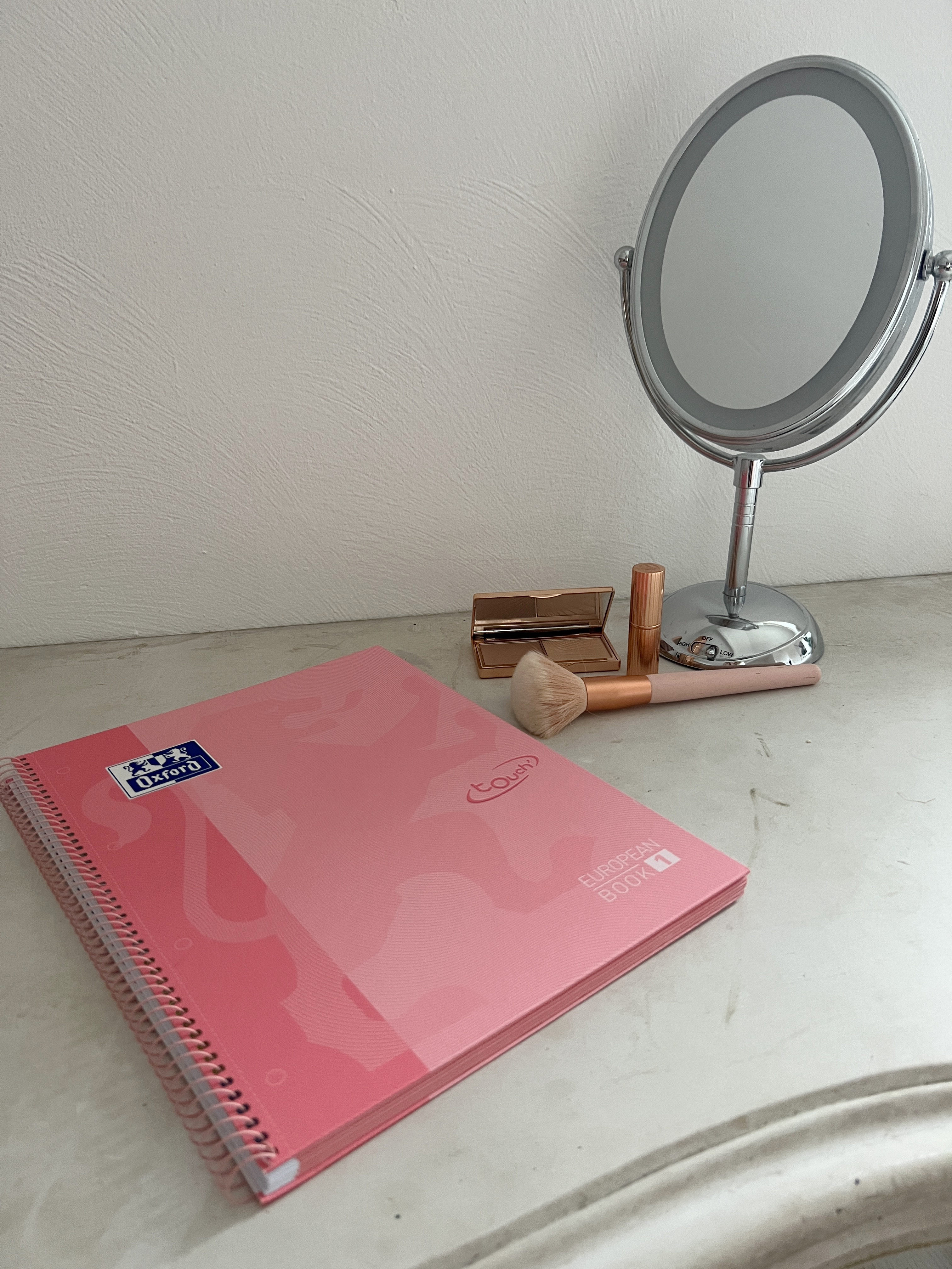 European Book A4  College Block Kariertes Notiz Buch 160 Seiten Spiral Notebook 90g/m2 (400117272) - Pastel Rosa