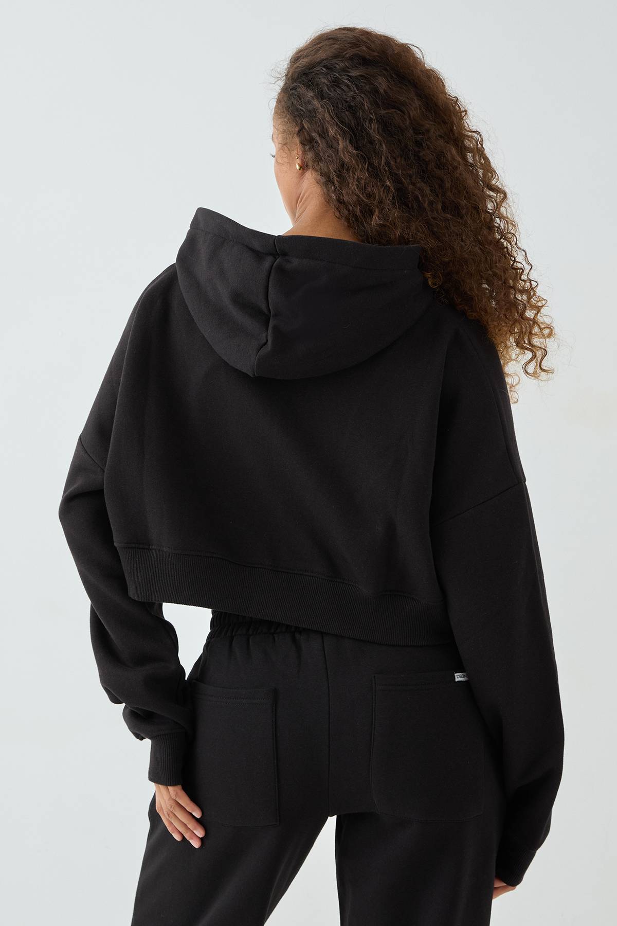 Sweat à Casynthétiqueche Court Boxy DSGN Studio