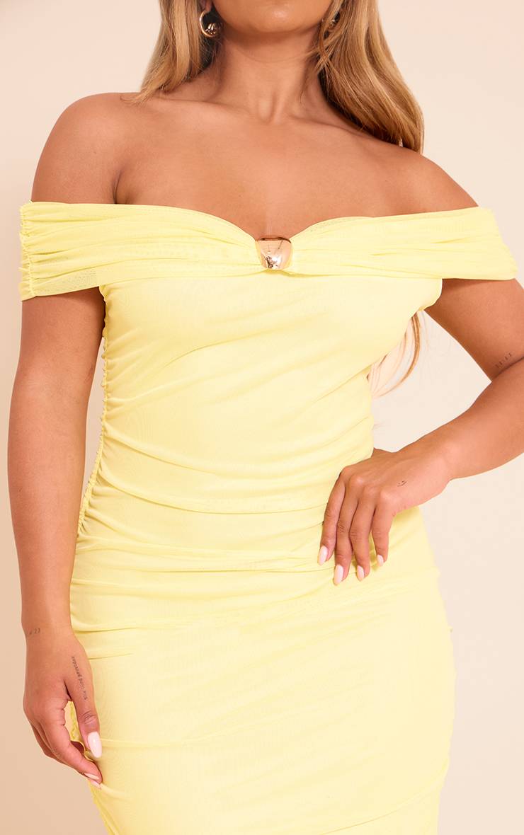Butter Yellow Robe Maxi Moulante En Mesh À Col Bardot Avec Finitions Dorées Et Fronces