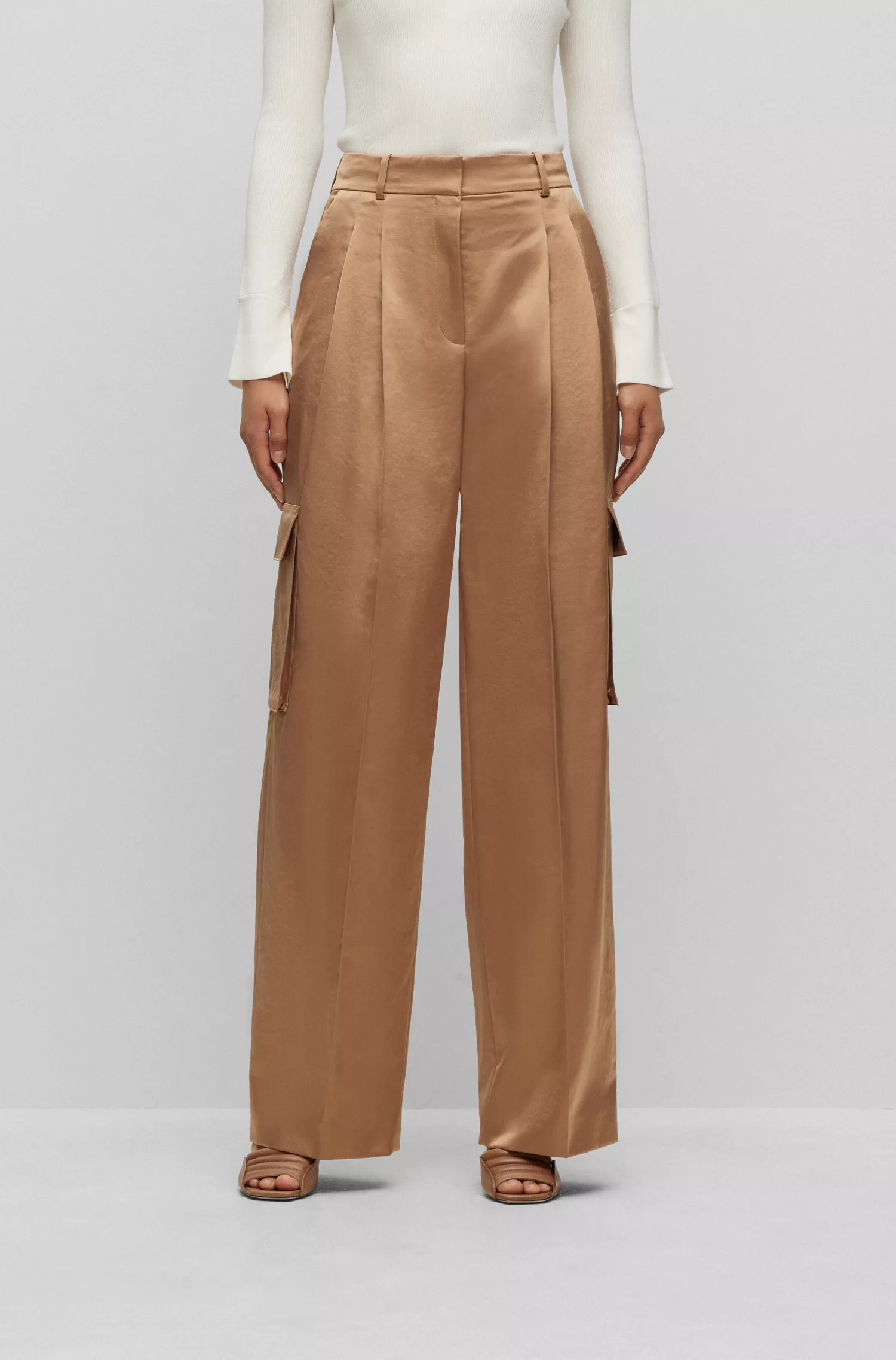 Calça cargo BOSS preta, corte regular, em mistura de algodão.
