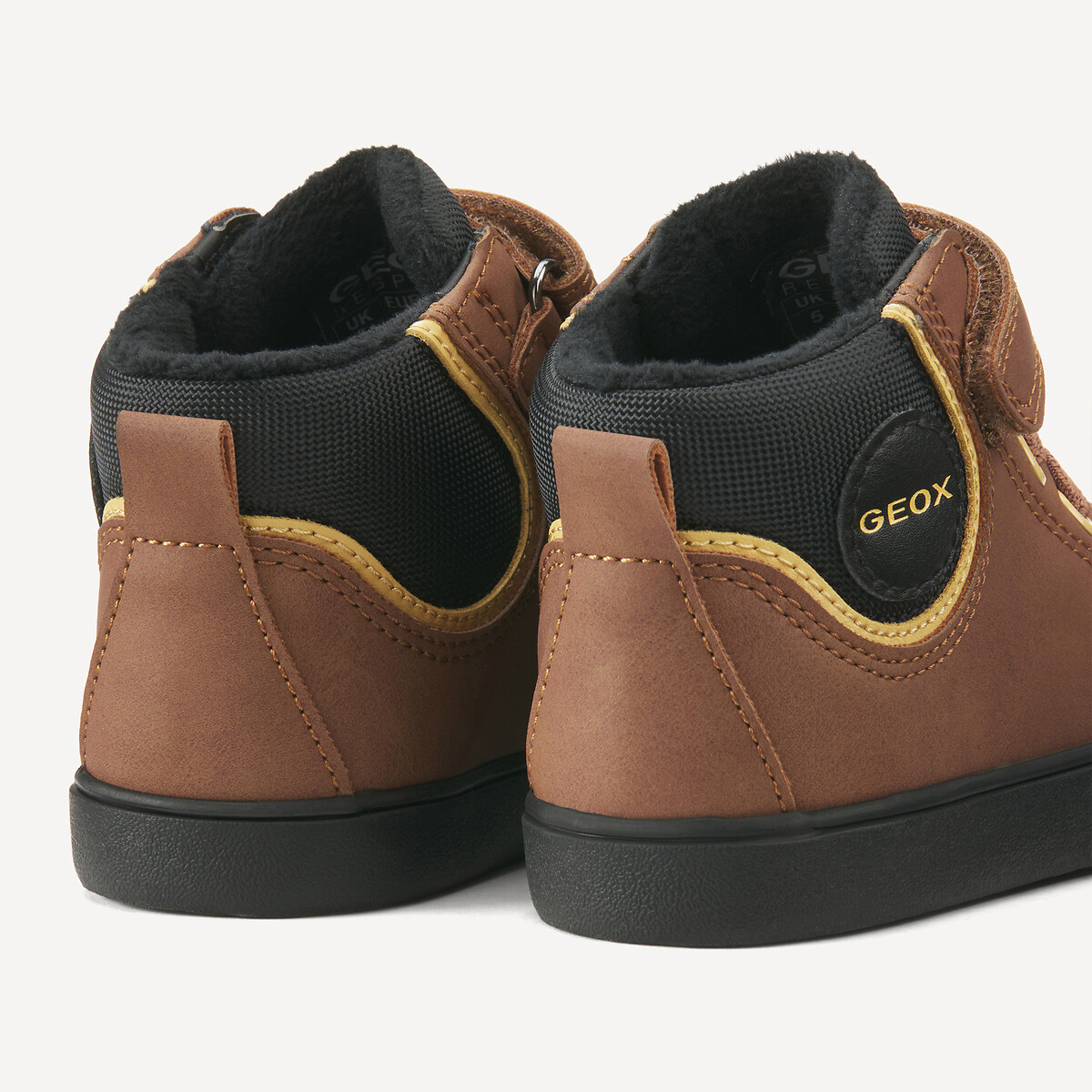GEOX<br>Tênis Gisli de alta respirabilidade