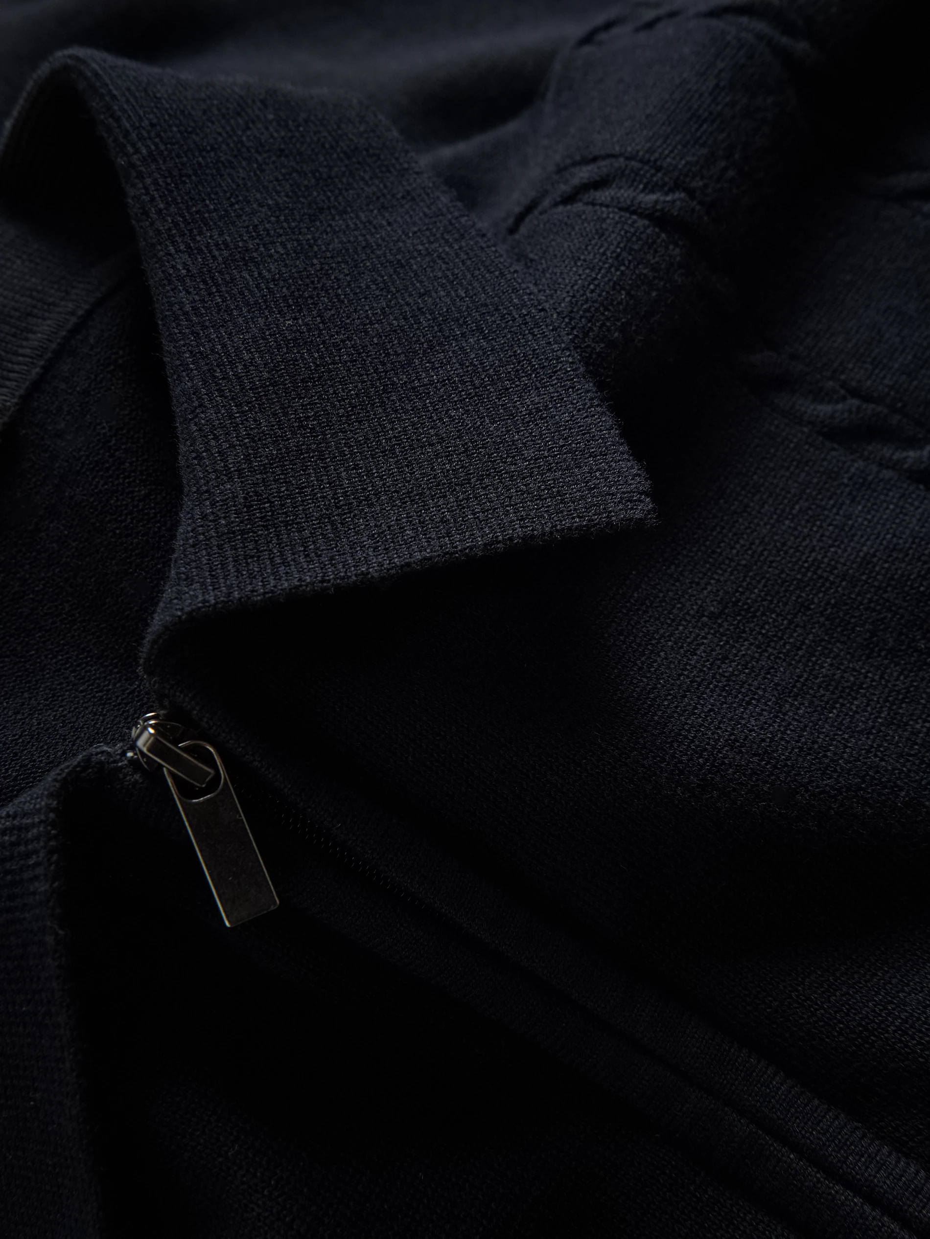 Pullover im Polostil mit hohem Baumwollanteil