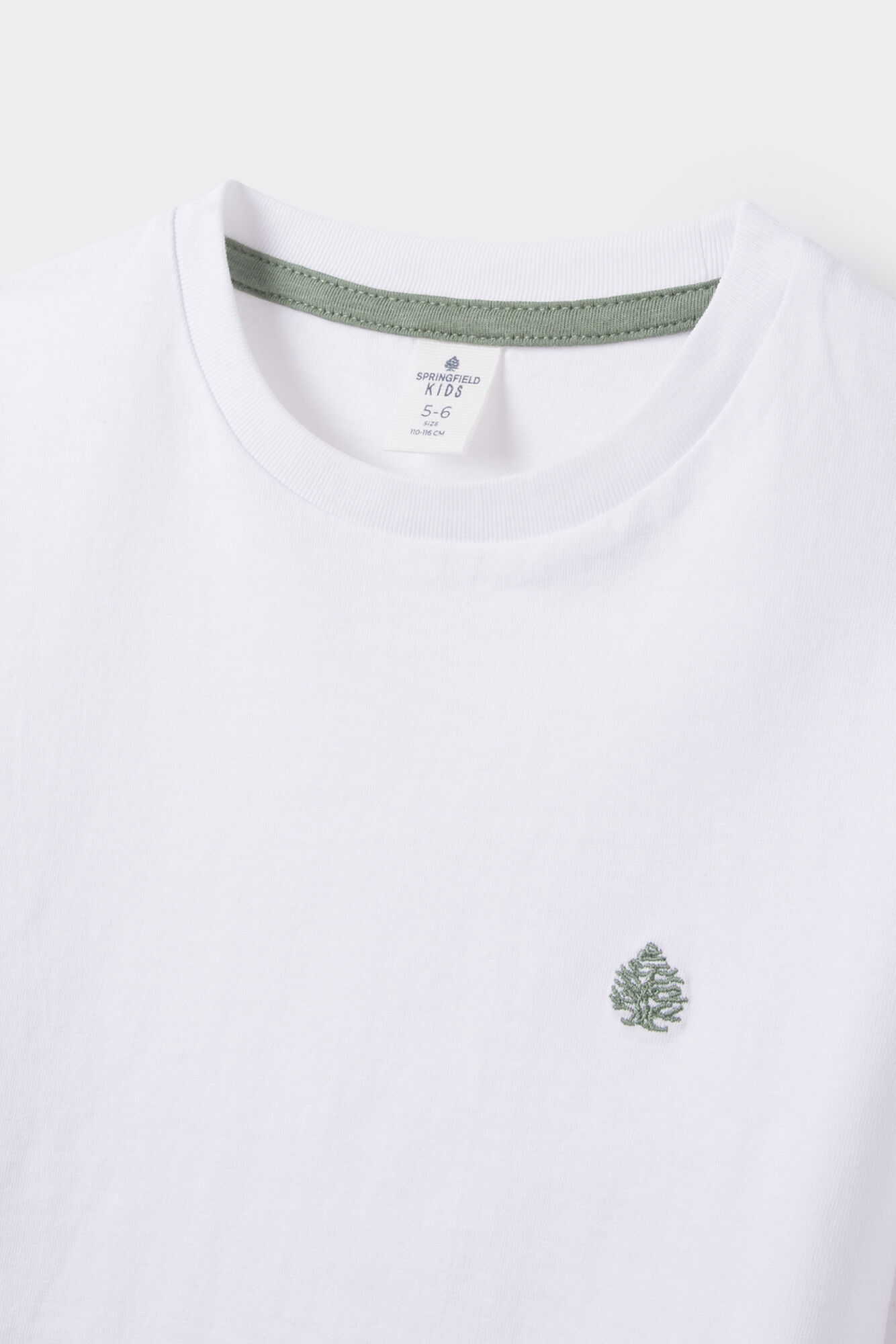Camiseta básica com logo para meninos