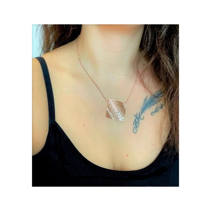 Collier ras du cou en plaqué or rose, chaîne, métal géométrique avec perles et cristaux - Bijou de créateur