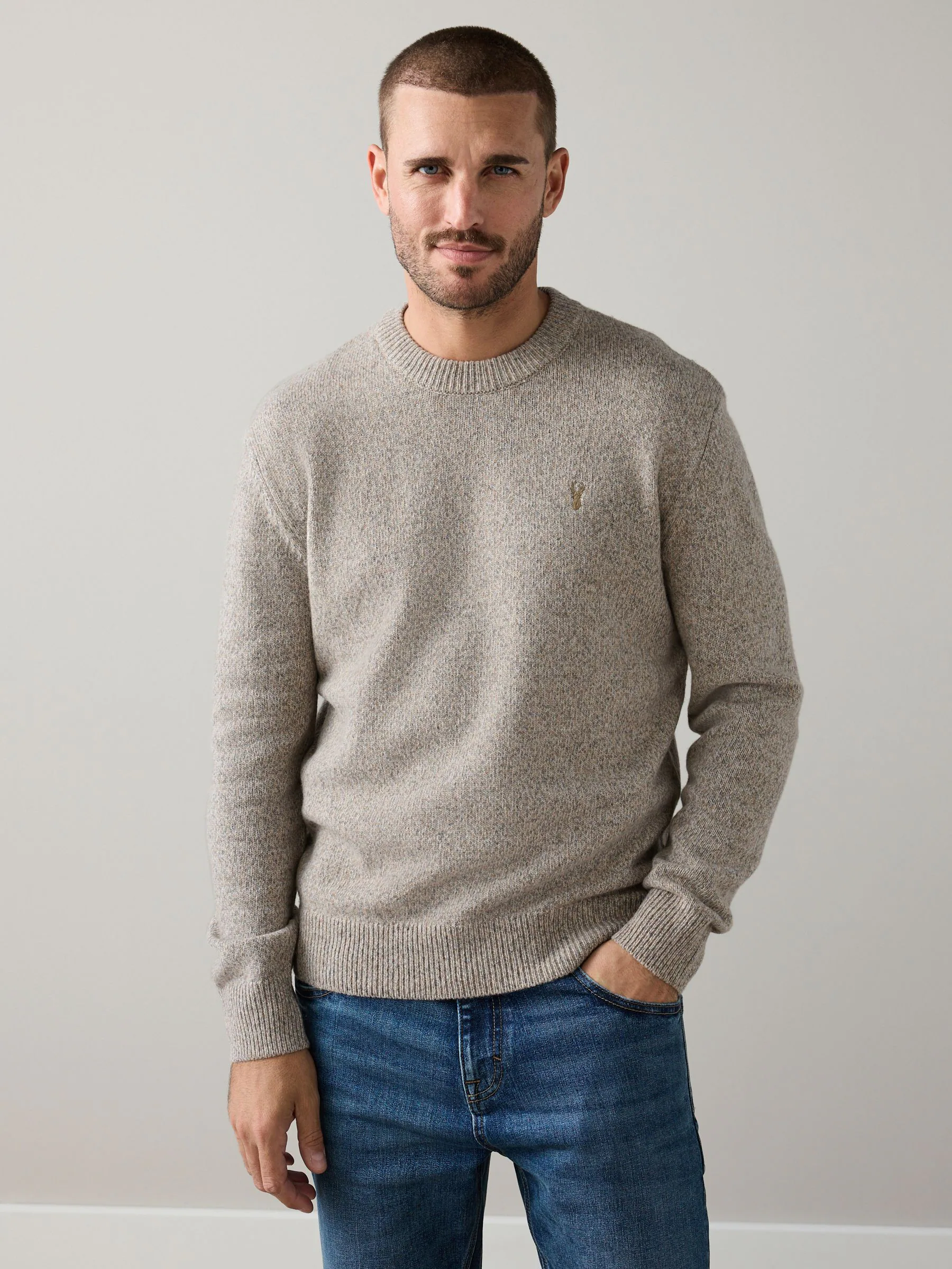 Neutraal - Regular Fit Signature 100% Lambswool Stag Crew Jumper