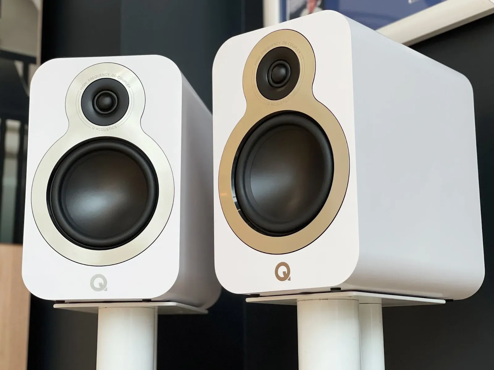 Q Acoustics 3030C Blanc mat (la paire) Enceintes bibliothèque