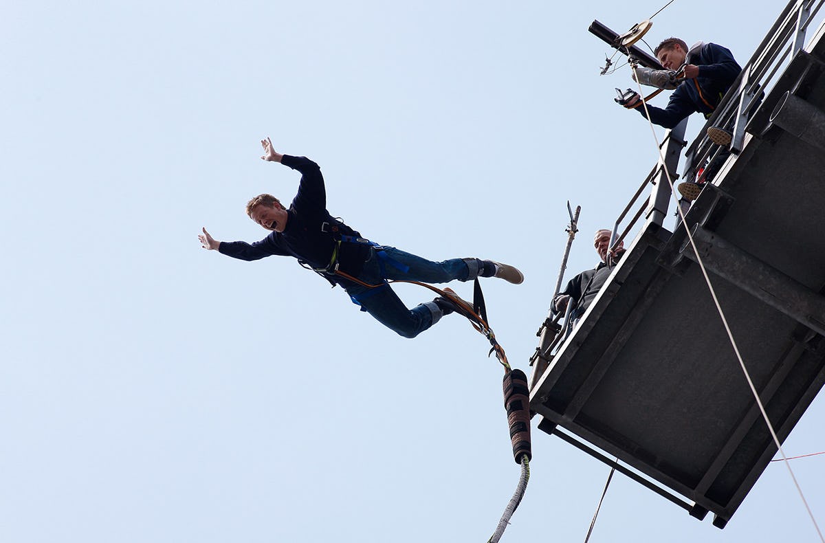 Bungee Jumping Hamburg - Sprung vom Hafenkran
