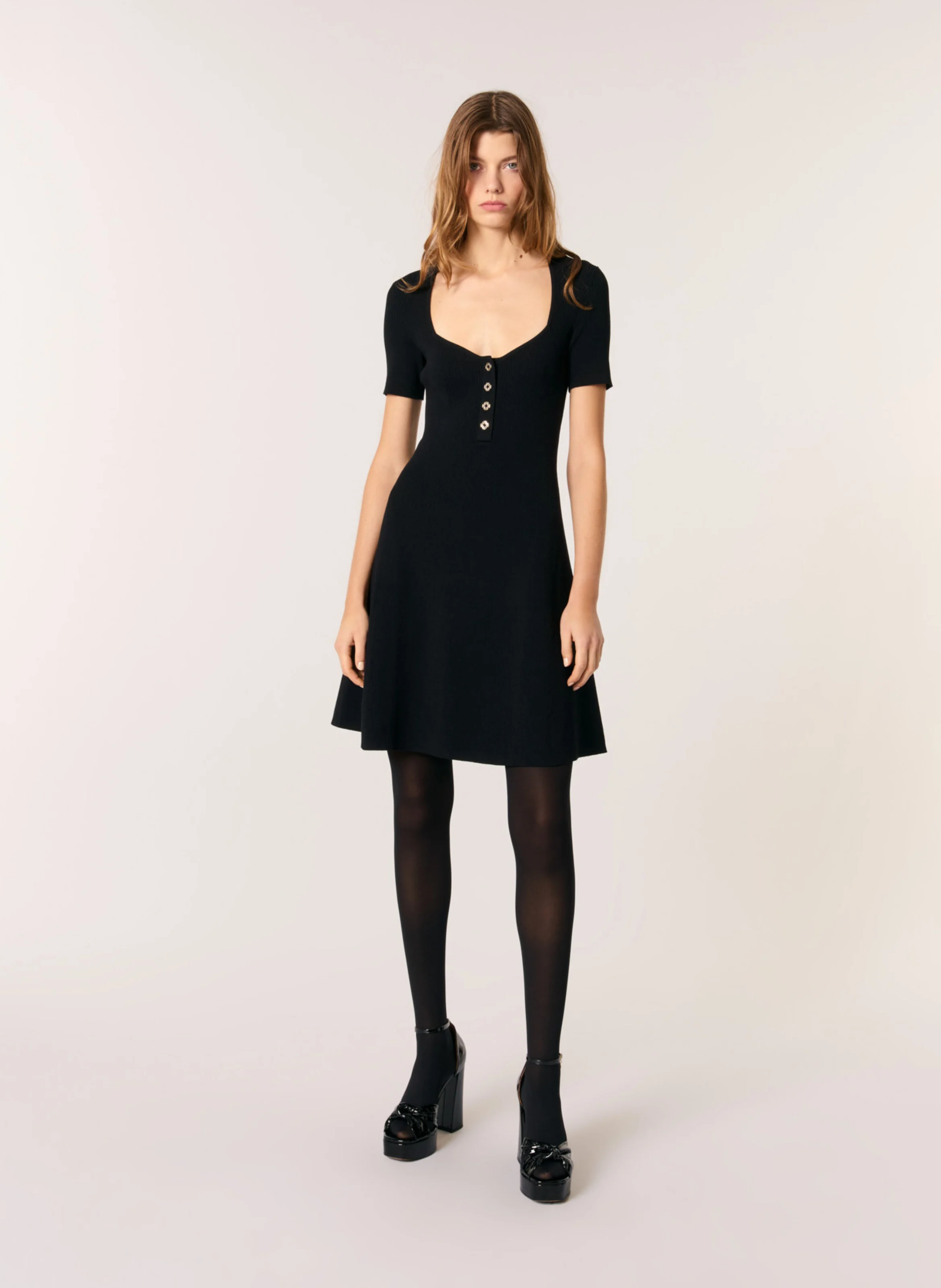 Robe courte patineuse en maille| Noir