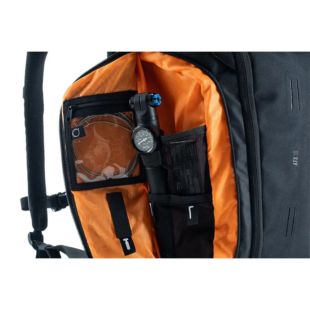 Cube ATX 30 Fietsrugzak Zwart