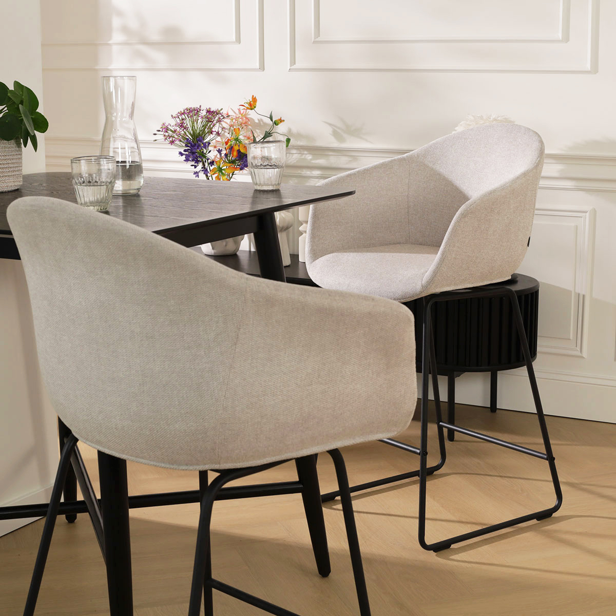 Barkruk Nino-Otis beige - zwart onderstel - 65 cm