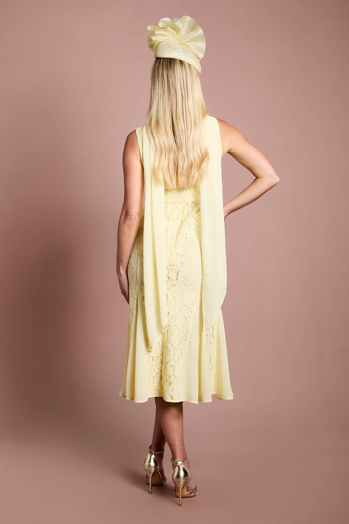 Coast Robe Maxi En Dentelle Avec Détail Foulard Et Godets Petite Lisa Couleur Tan