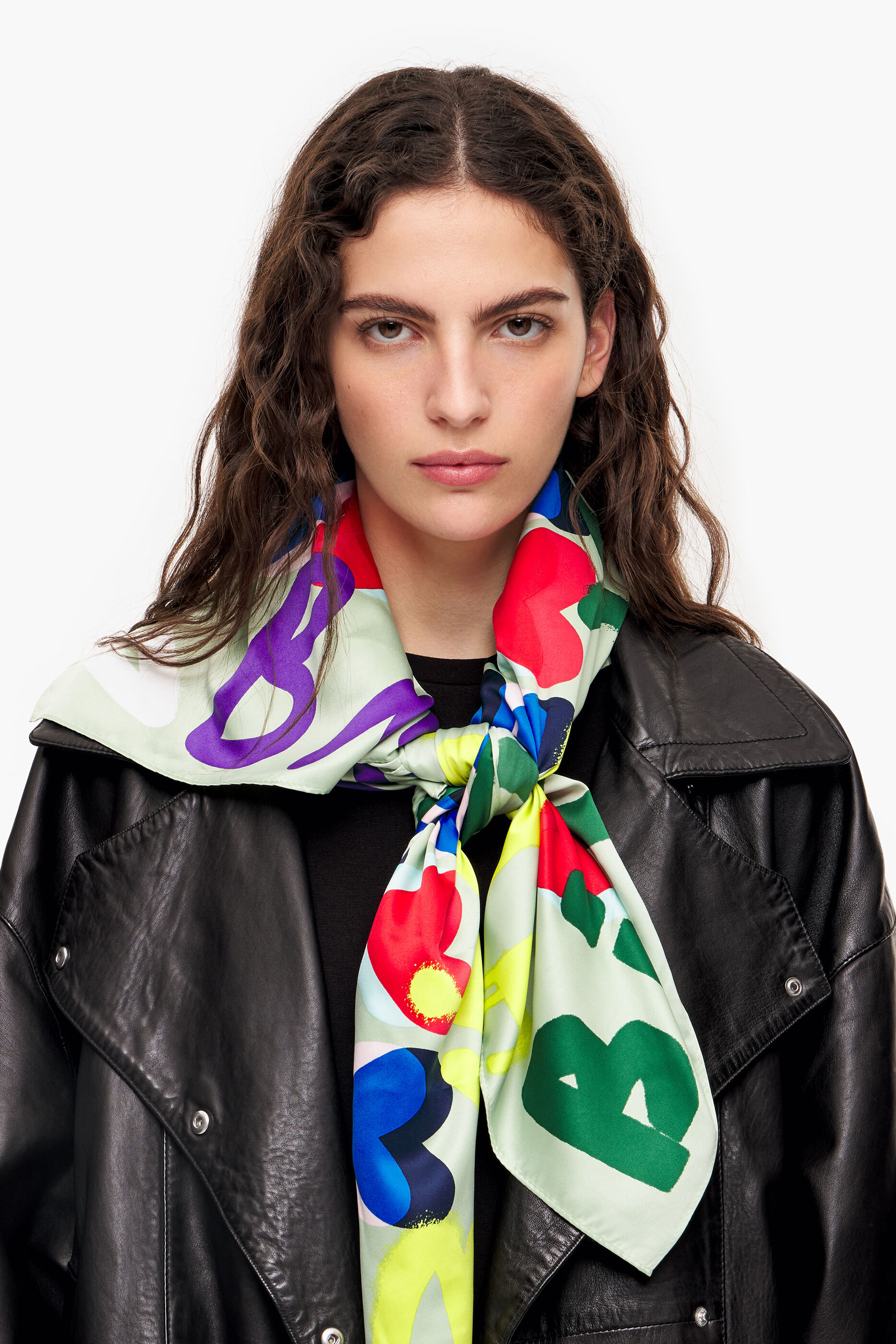 Bandana com corações e grafite, estampa menta