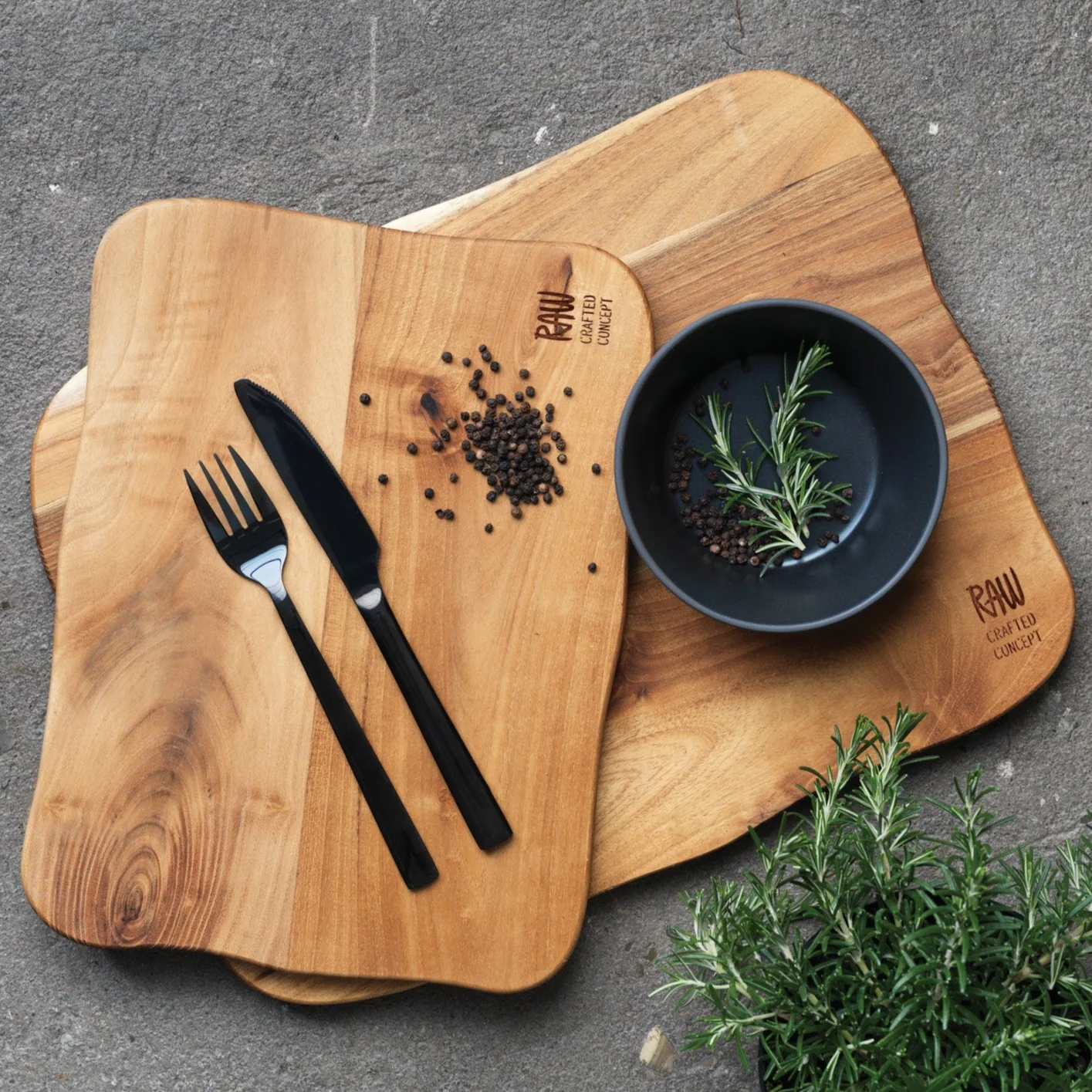 RAW  Teak skærebræt, natur - 32x24 cm.