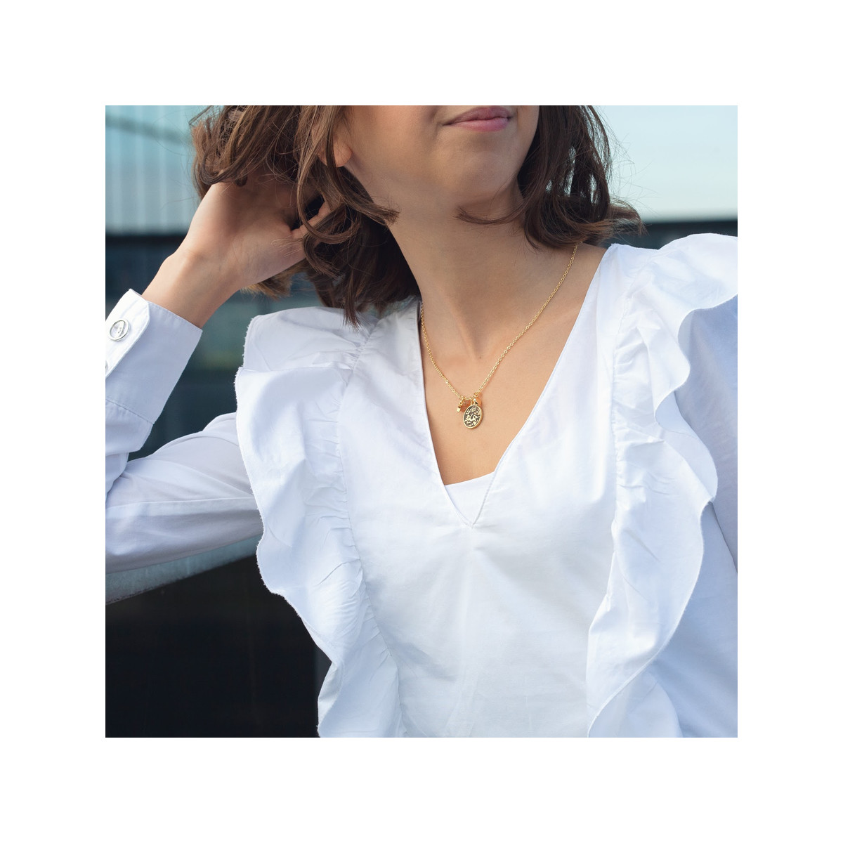 Collier laiton dore vierge