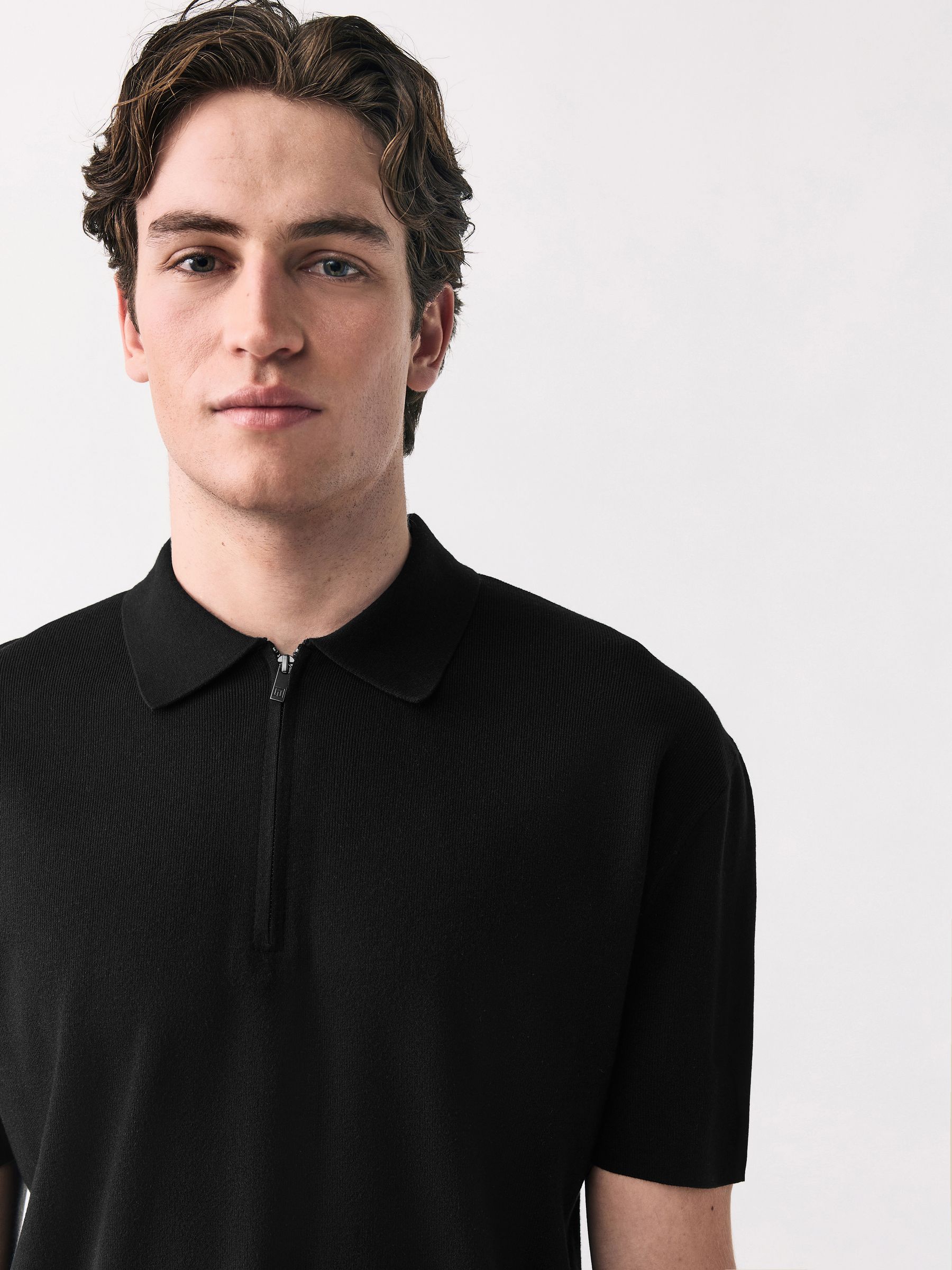 Zwart - Relaxed Fit Premium middelzwaar gebreid poloshirt met korte mouwen