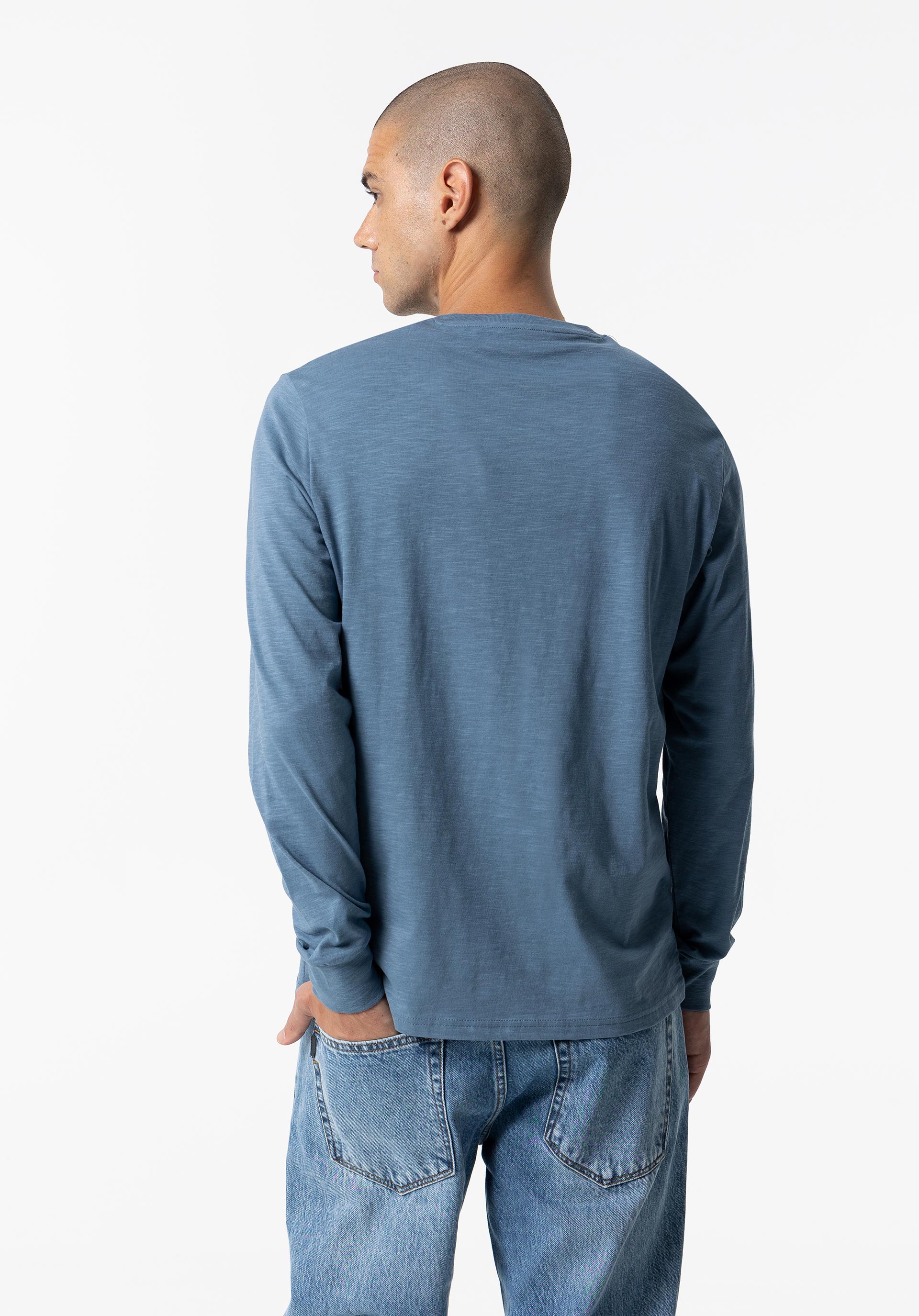 T-shirt Básica com Bolso