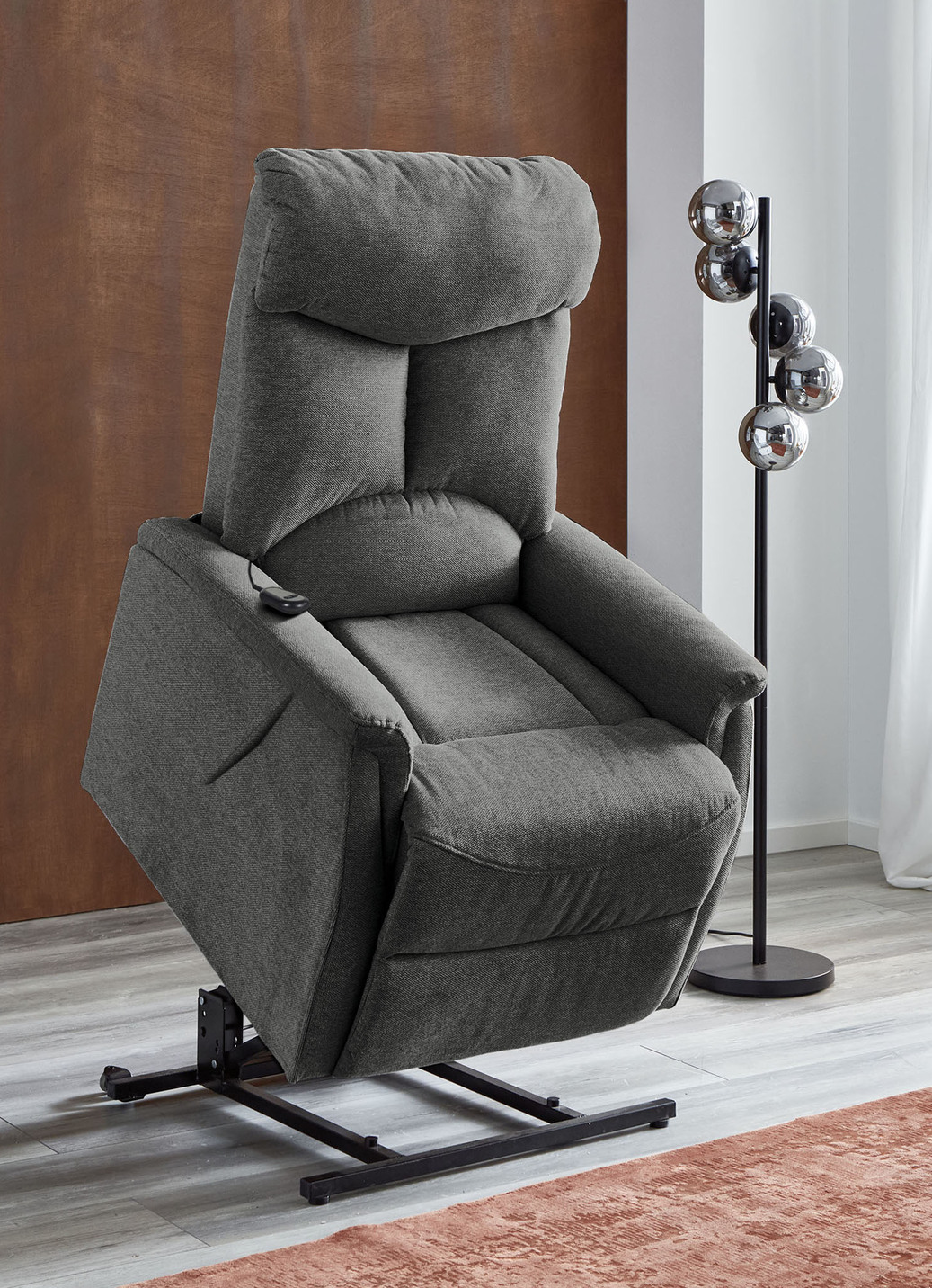 TV-Sessel mit Motor und Aufstehhilfe