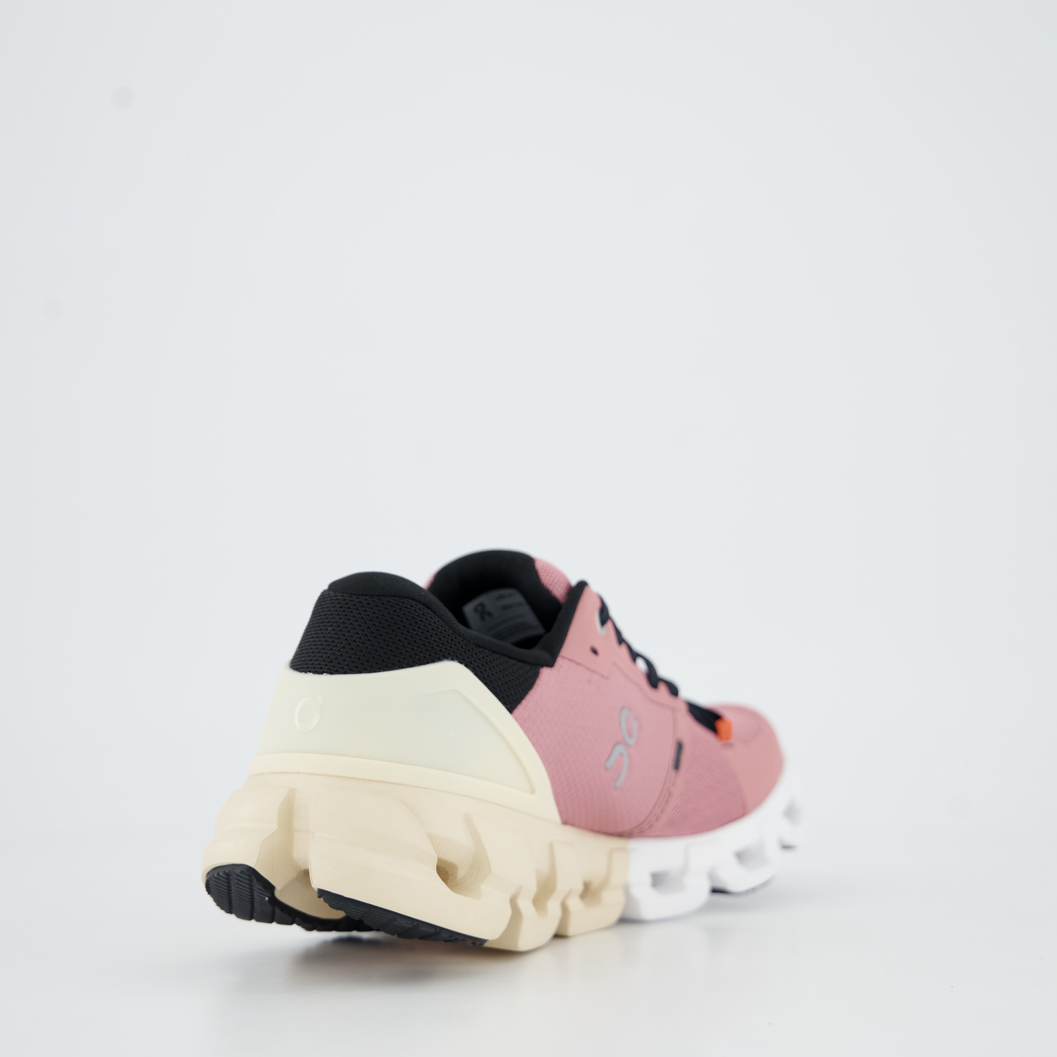 ON CLOUDFLYER 4