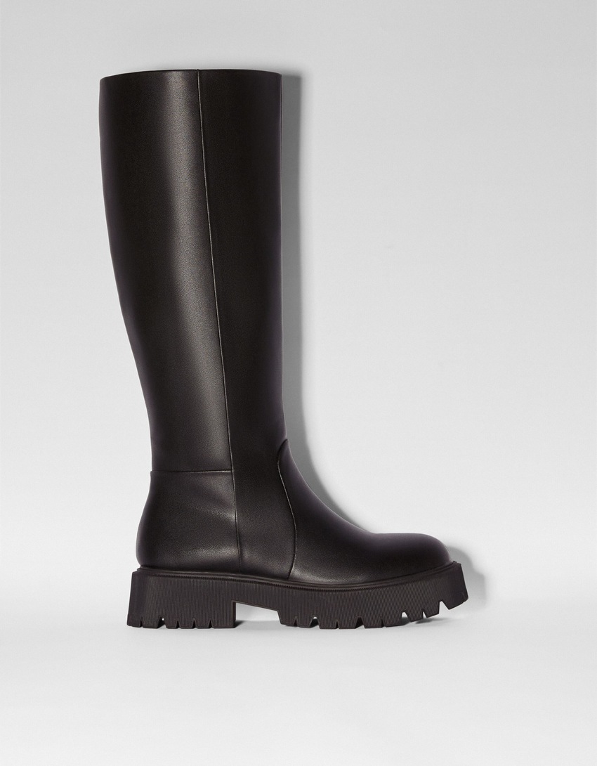 Botas básicas sem salto