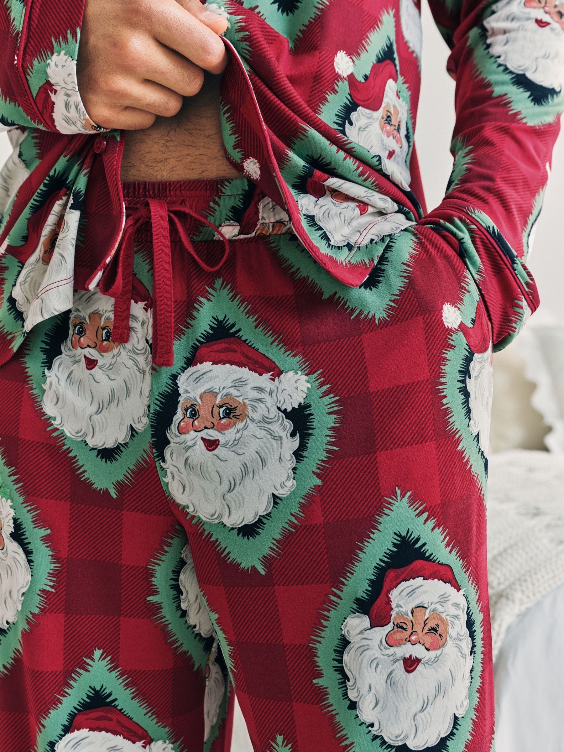 Chelsea Peers Christmas Jolly Santa Print Long Pyjamas Set
