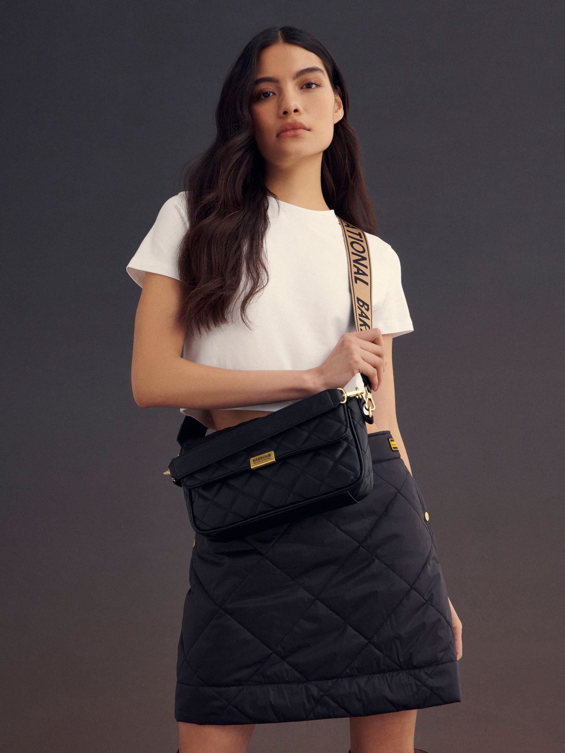 Zwart - Barbour® International Soho doorgestikte schoudertas
