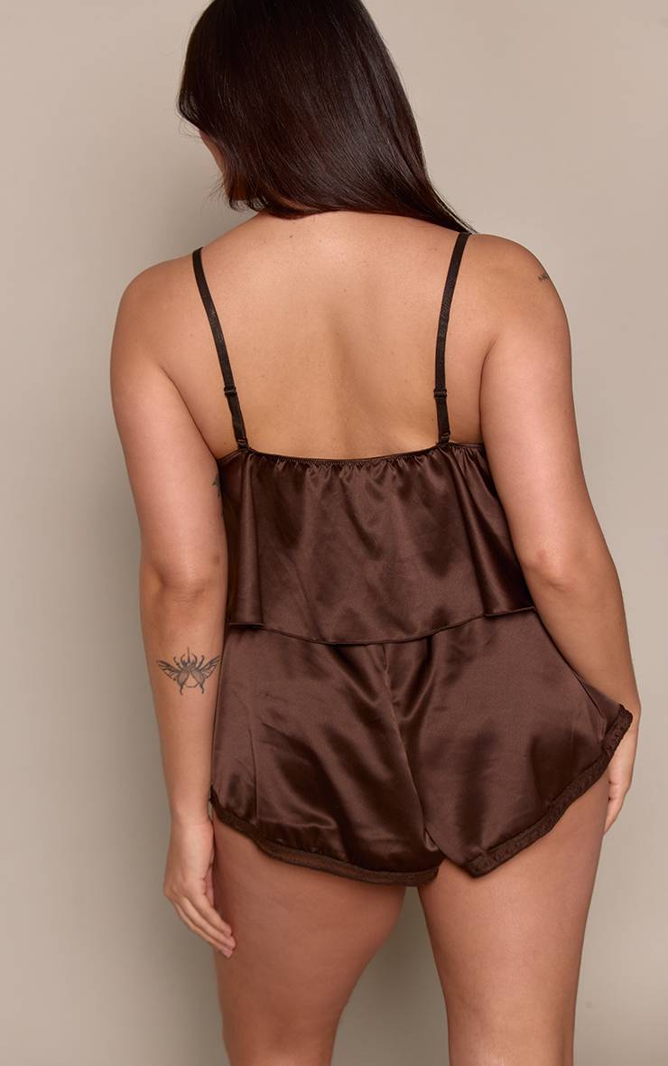 Chocolat Ensemble Pyjama Grande Taille Satiné Avec Caraco En Dentelle Et Short Texturé