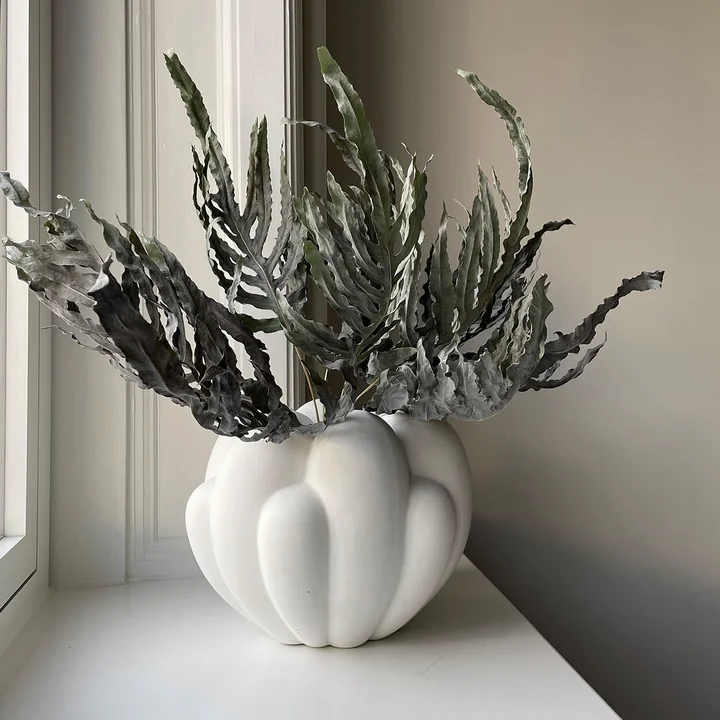 101 Copenhagen - Bloom Slim Vase, mini, bone white
