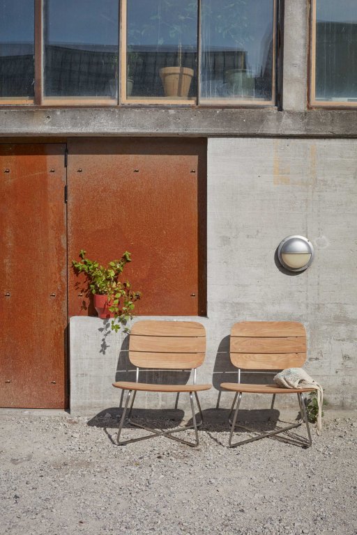 Fritz Hansen Lilium Lounge fauteuil buiten