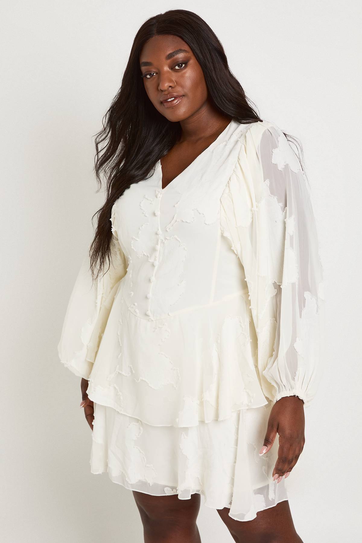 boohoo Robe Patineuse Grande Taille À Motif Floral Dévoré Avec Manches Bouffantes Et Ourlet À Volants