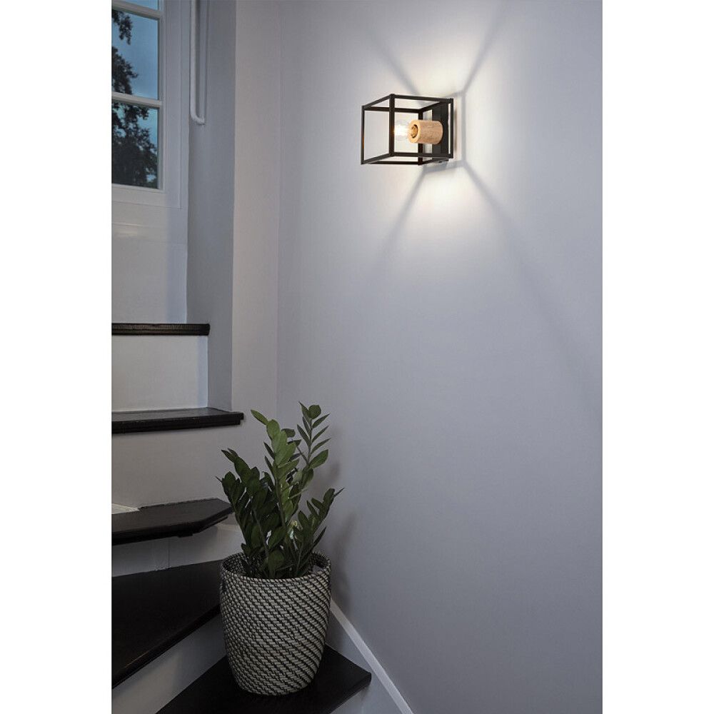 VEGGLAMPE LEDVANCE NAIROBI SVART/TRE