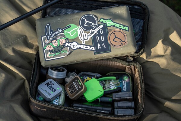 Trousse de Pêche Korda Compac Tackle Pouch Dark Kamo