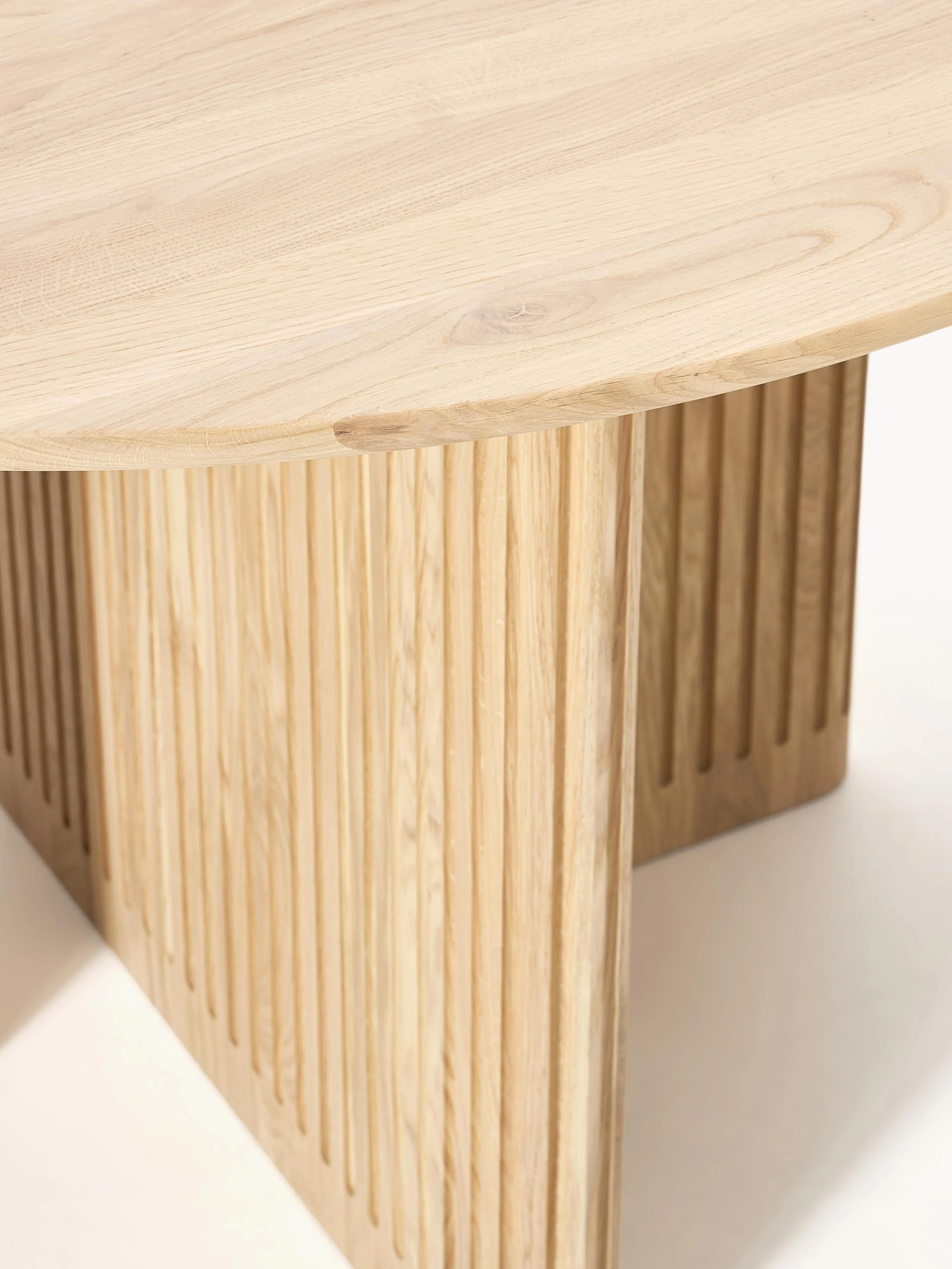Ronde eettafel Jolka van eikenhout, in verschillende formaten