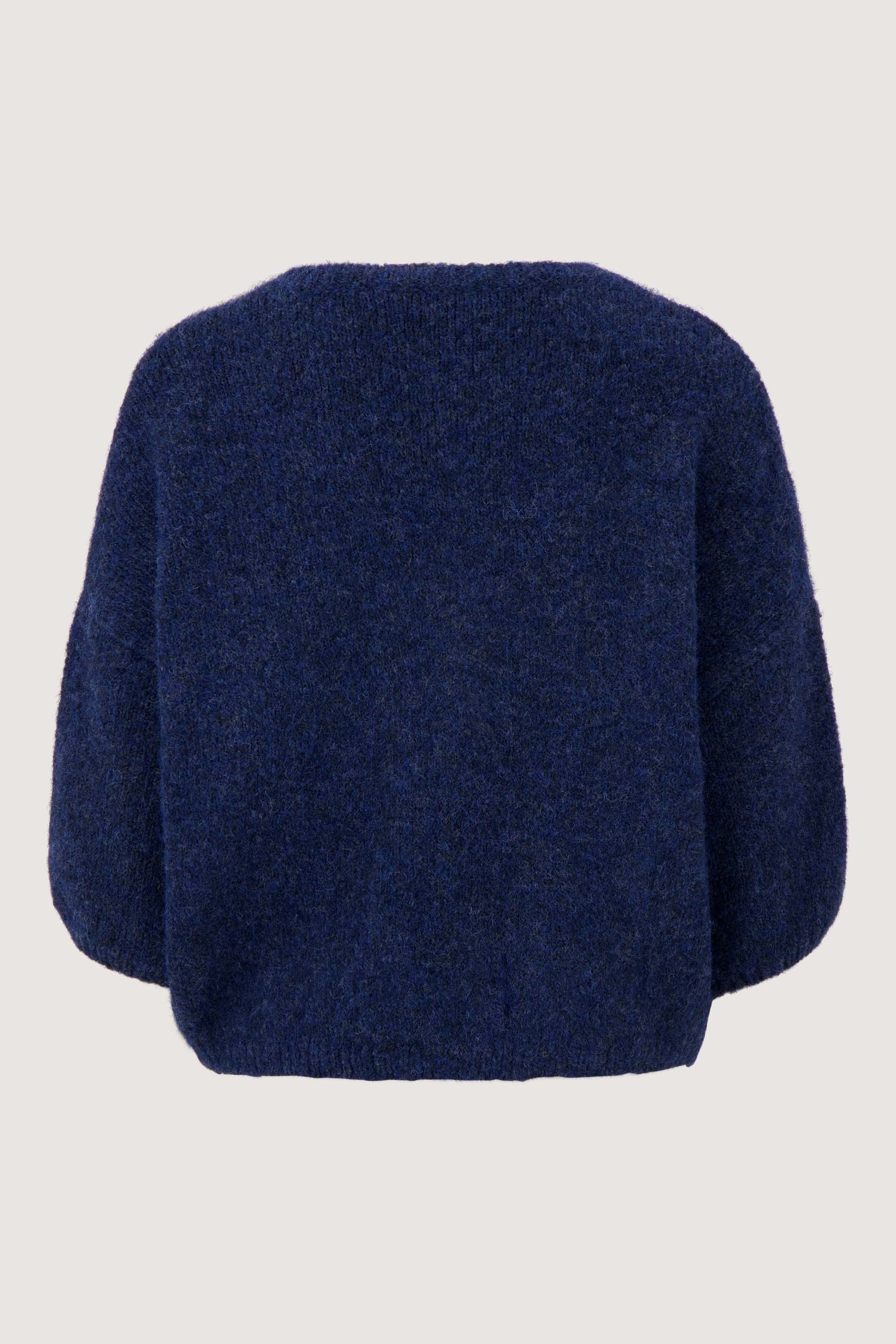 zacht basis vest met vleermuis mouwen en broche