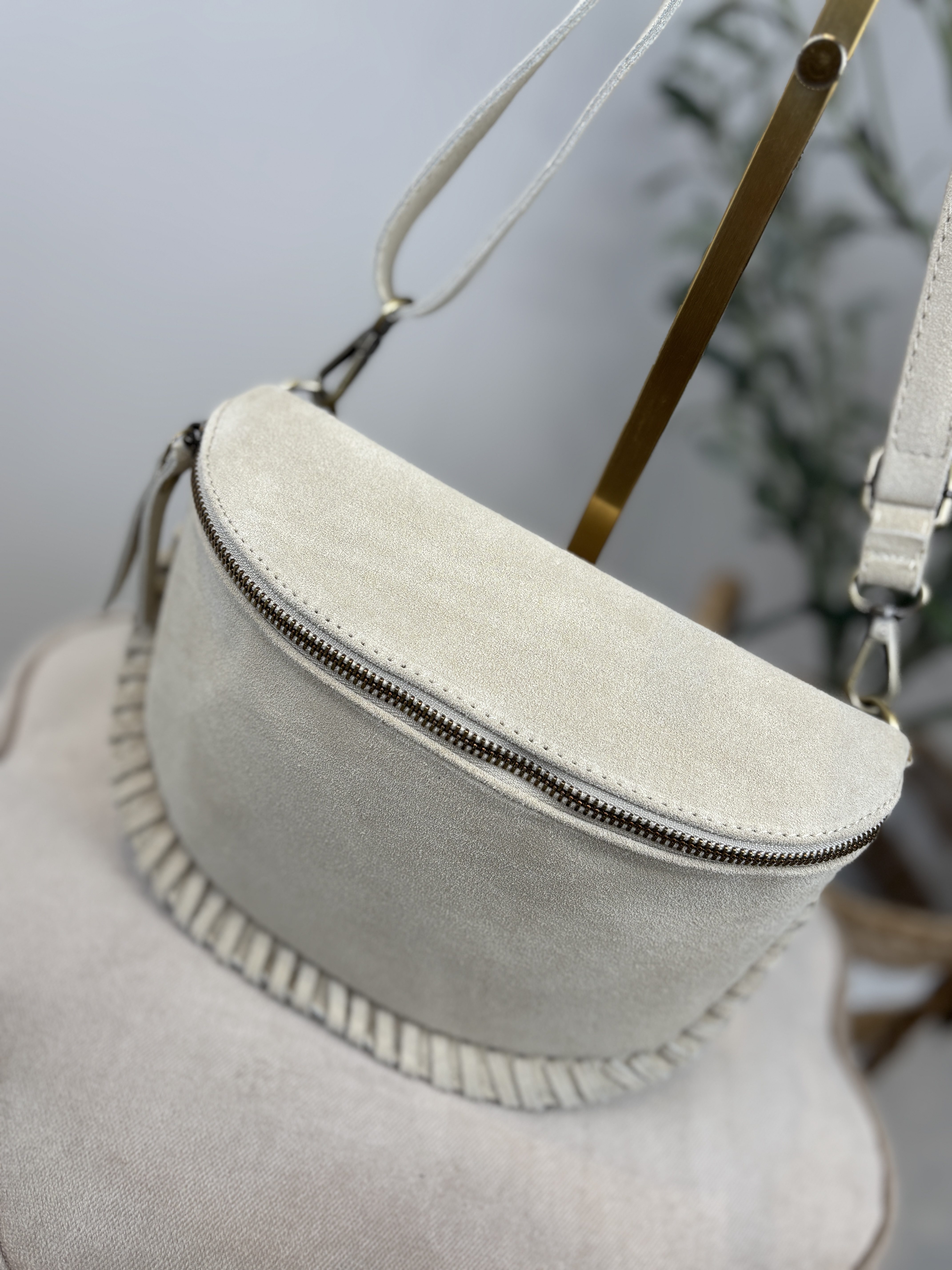 Mara Bumbag - Suede Ecru