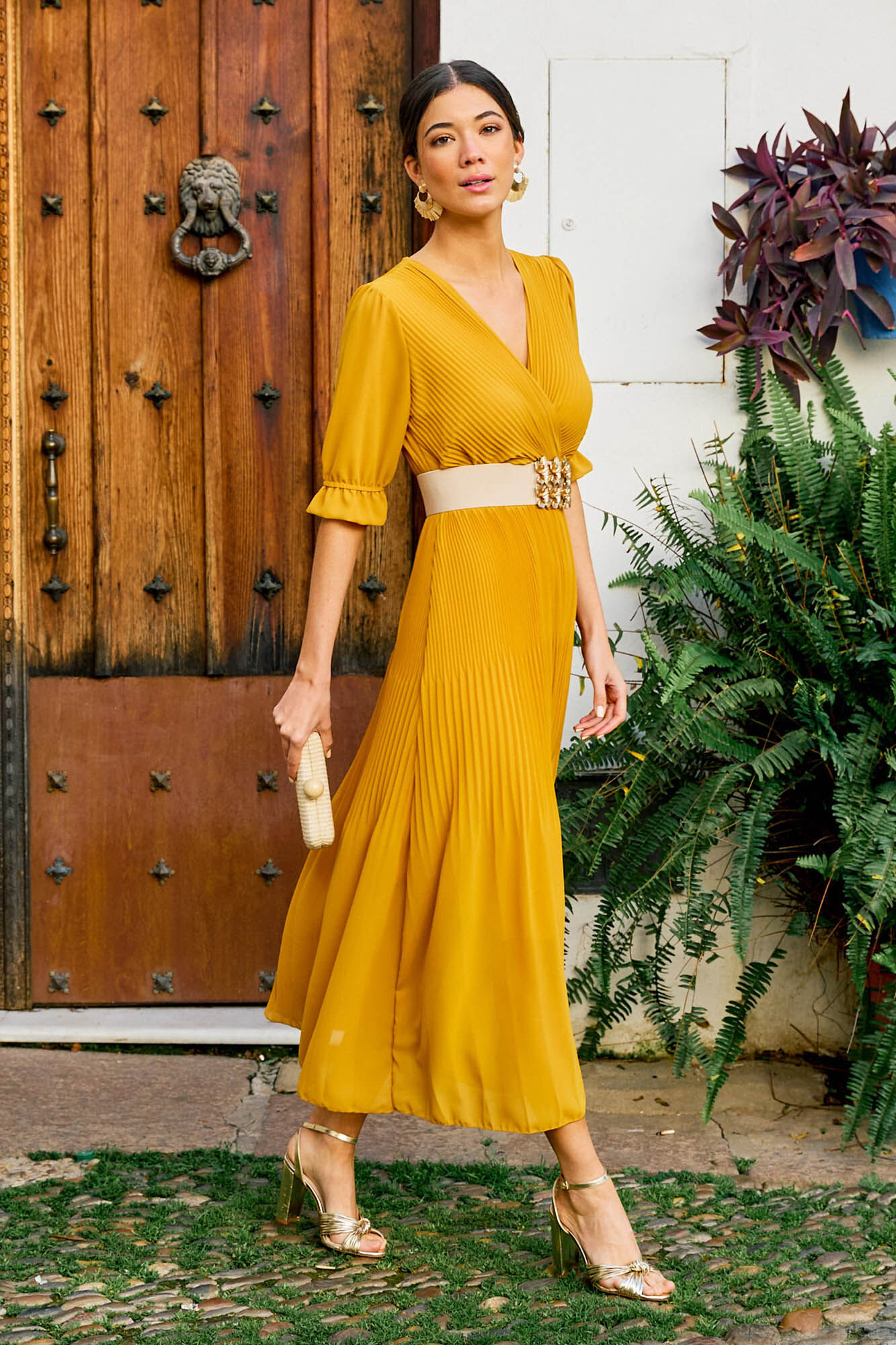 Vestido longo plissado em ocre - Dourado