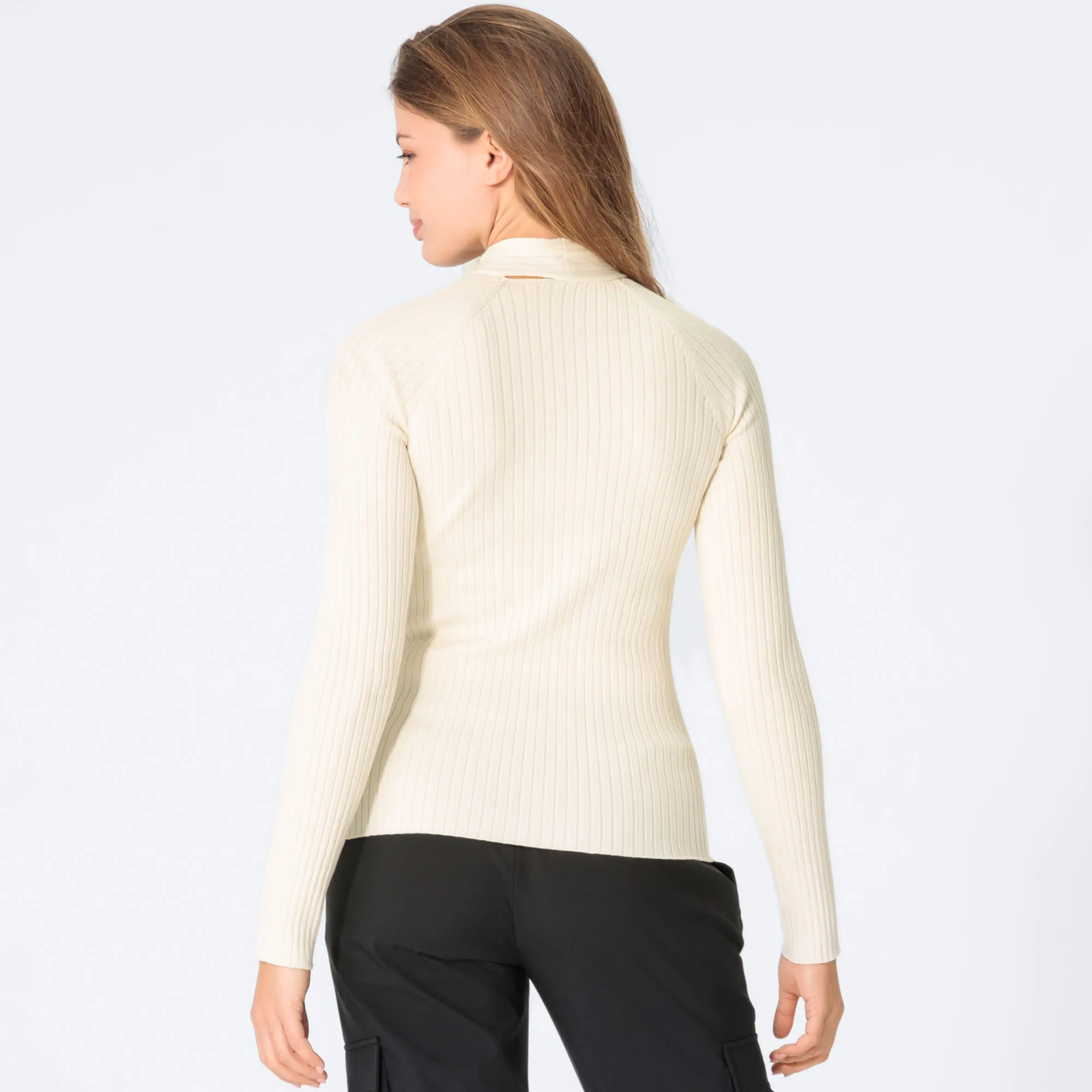 Damen-Shirt mit raffiniertem Ausschnitt