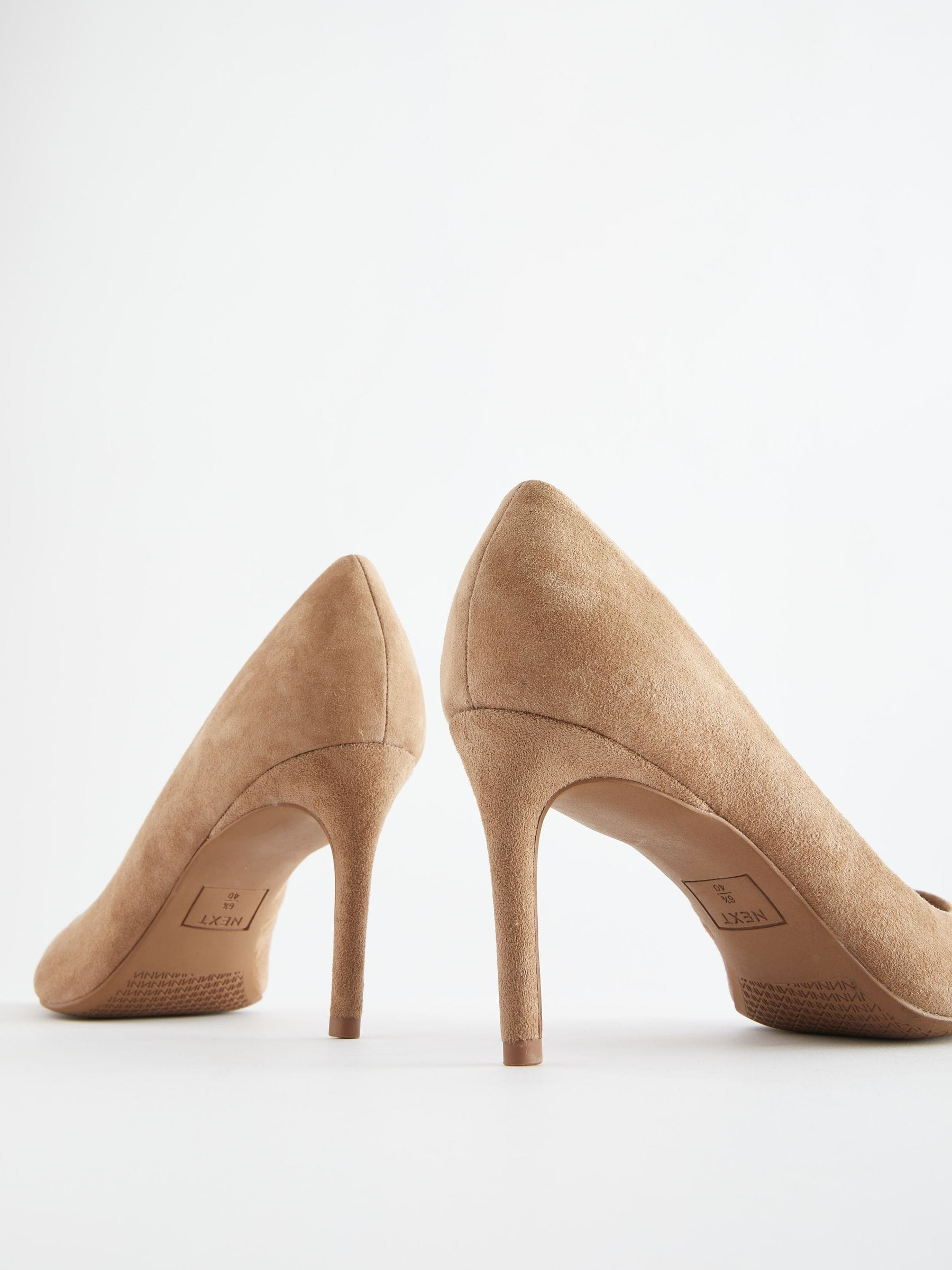 Kameelkleurig suède - Leren mid-court pumps