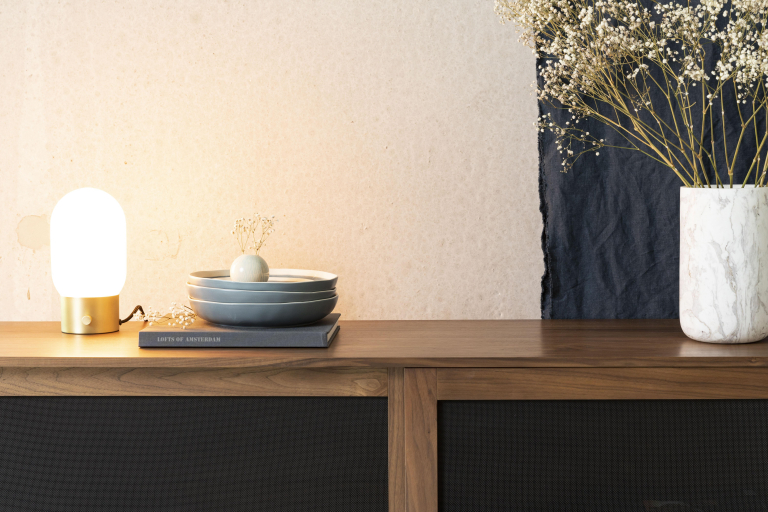 Zuiver Urban charger tafellamp zwart