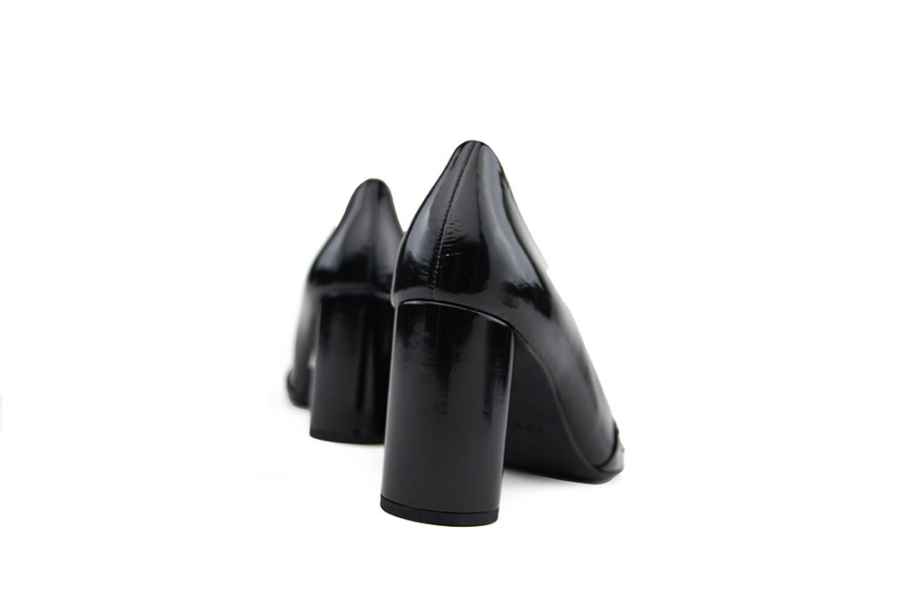 Hogl Pump Schwarz Studs