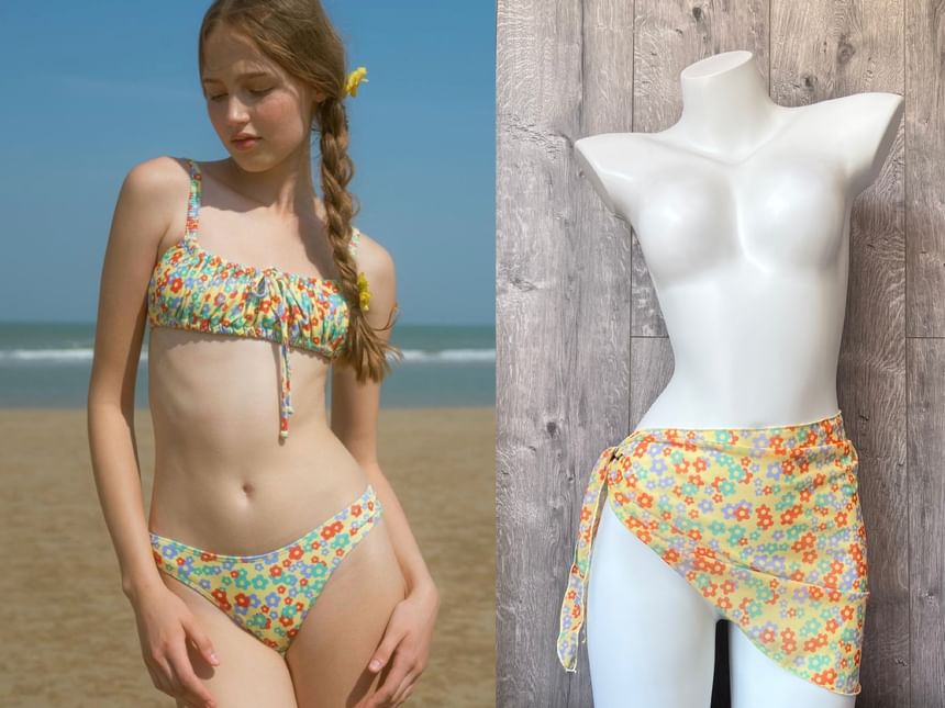 Komorkowe - Set: Bloemenbikinitop + Broekje + Bedekkende Rok