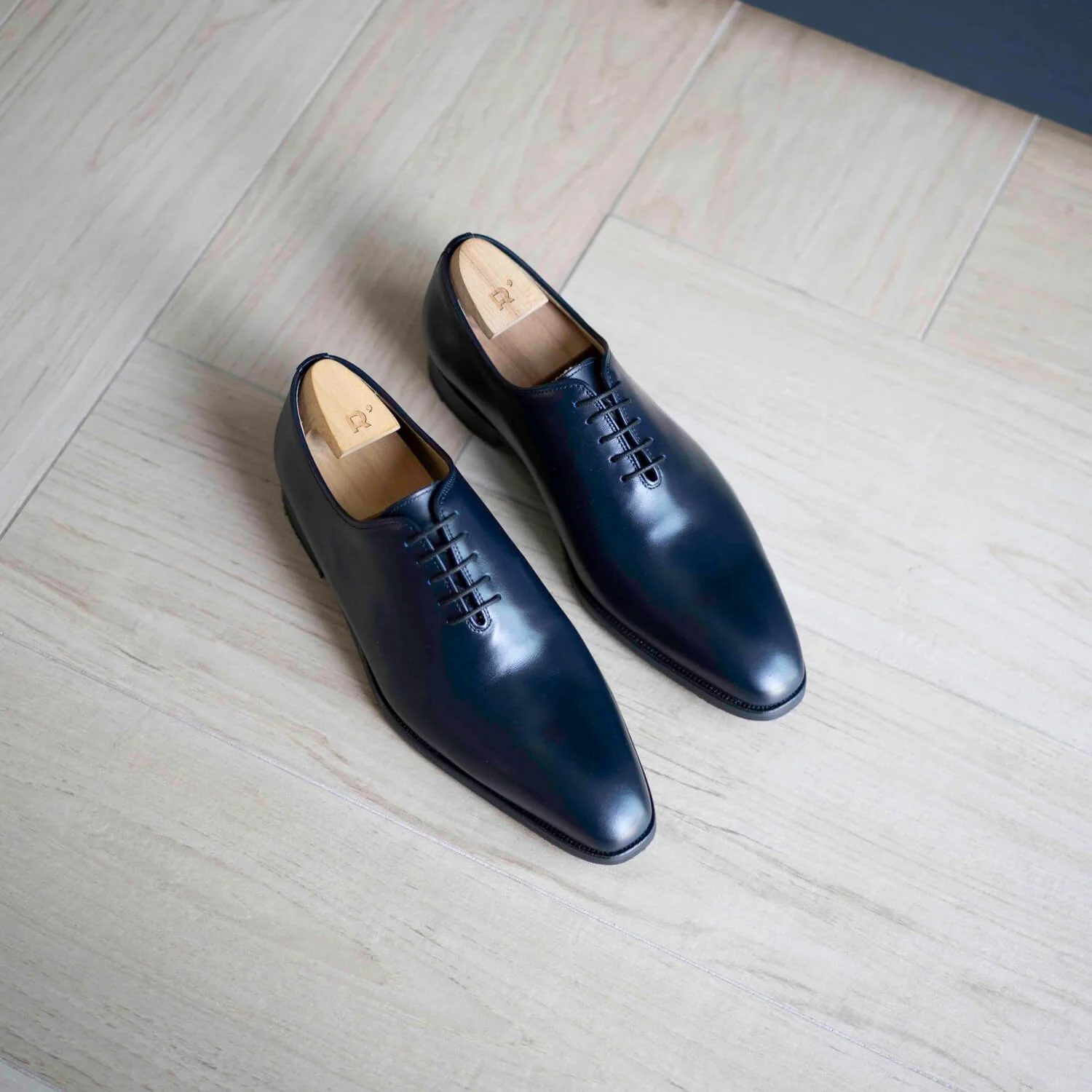 Roller-Richelieu en cuir marine