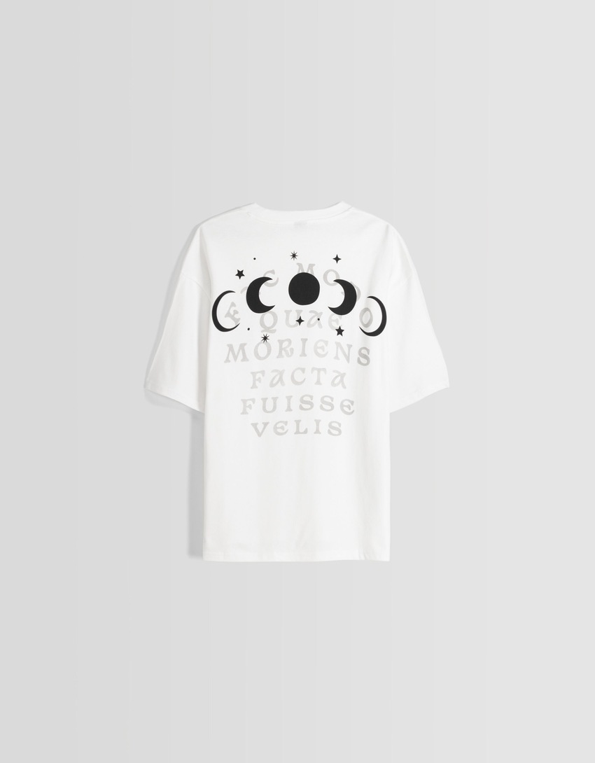 Camiseta de manga curta com estampa e modelagem quadrada