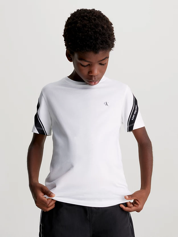 Camiseta com logo e modelagem relaxada