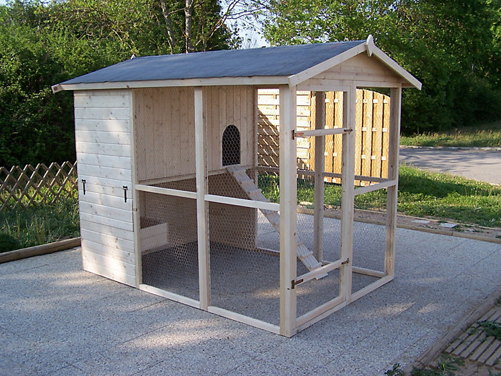 Poulailler XXL en bois 16mm d'épaisseur non-teinté avec toit bitumé 4,69 m² Habrita