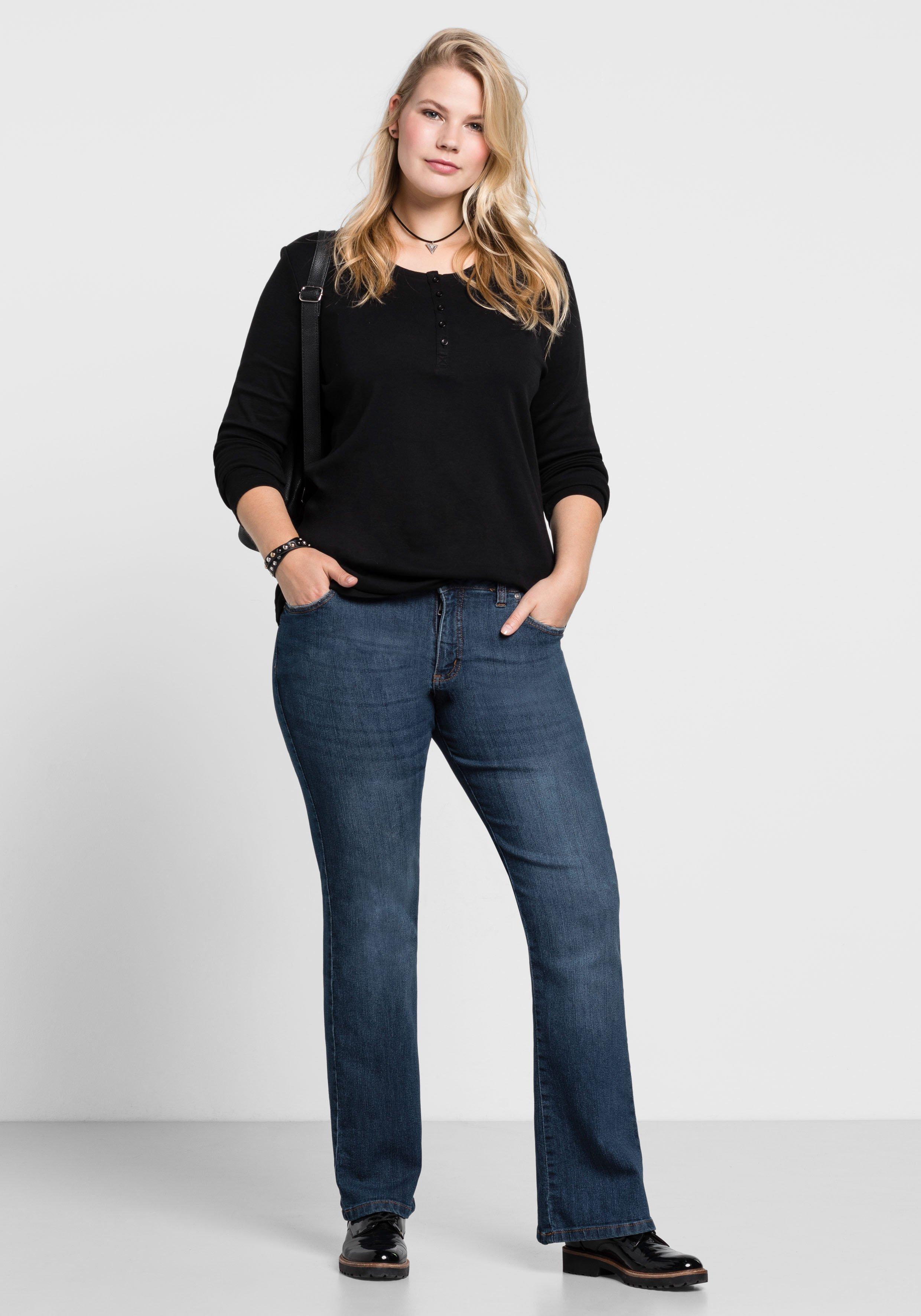 Bootcut-Jeans in 5-Pocket-Form, mit Used-Effekten