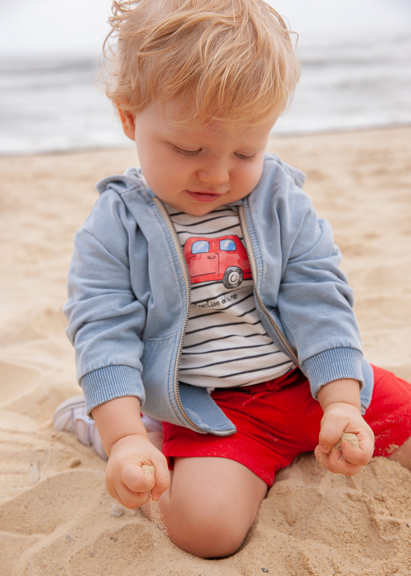Camiseta infantil com estampa feita em algodão sustentável.