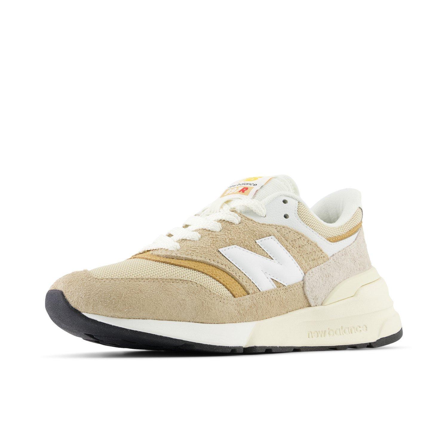 New Balance 977R Trainers
