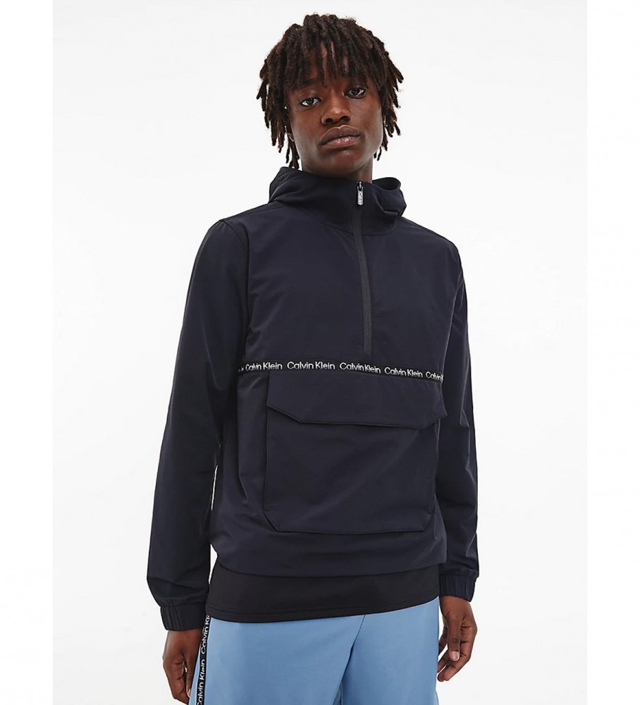 Anoraque Calvin Klein em nylon reciclado azul-marinho